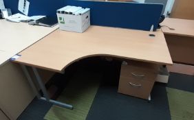 Light oak effect ergonomic Cantilever Desk