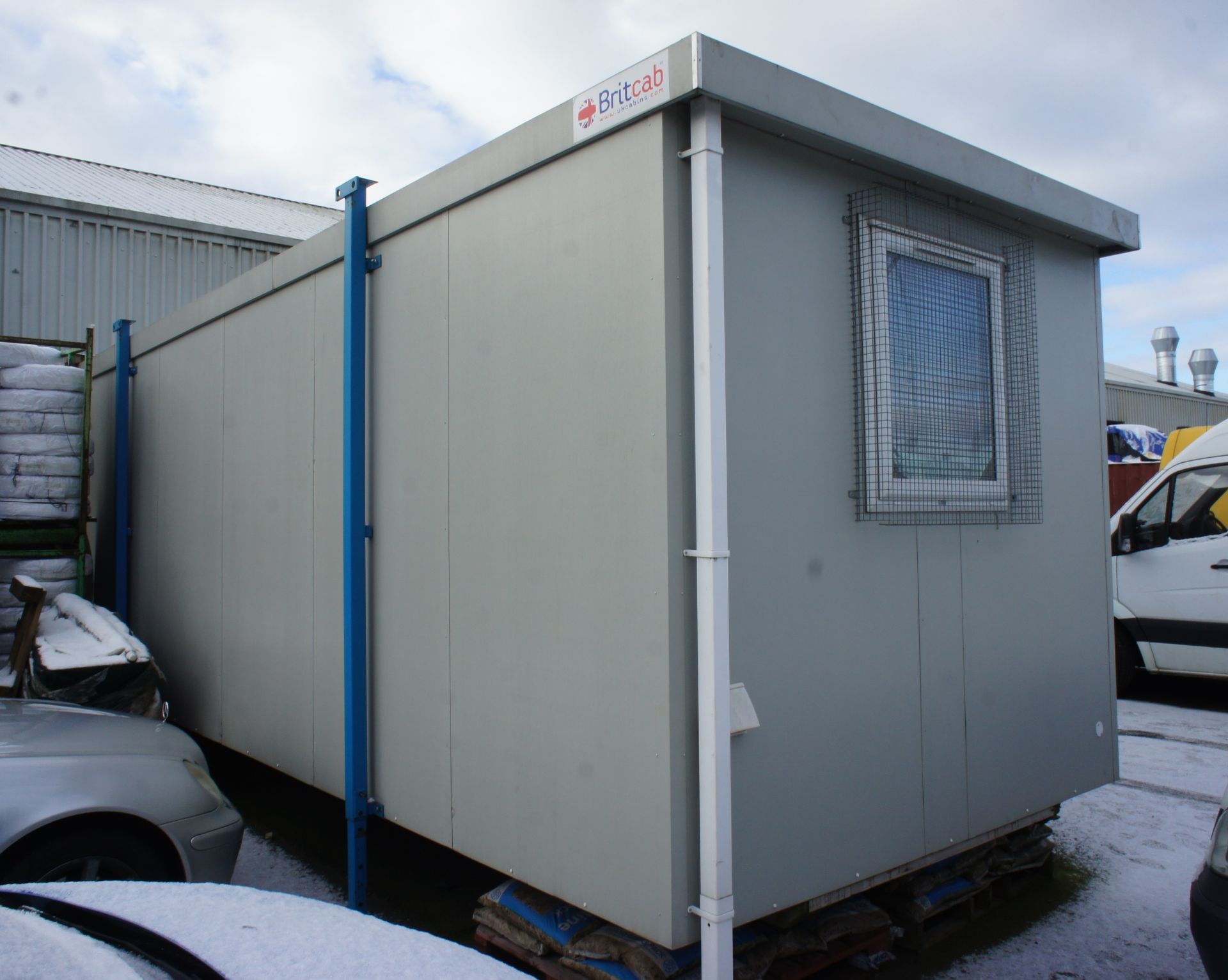 Britcab site office cabin 8.0m x 2.6m with kitchen - Image 2 of 6