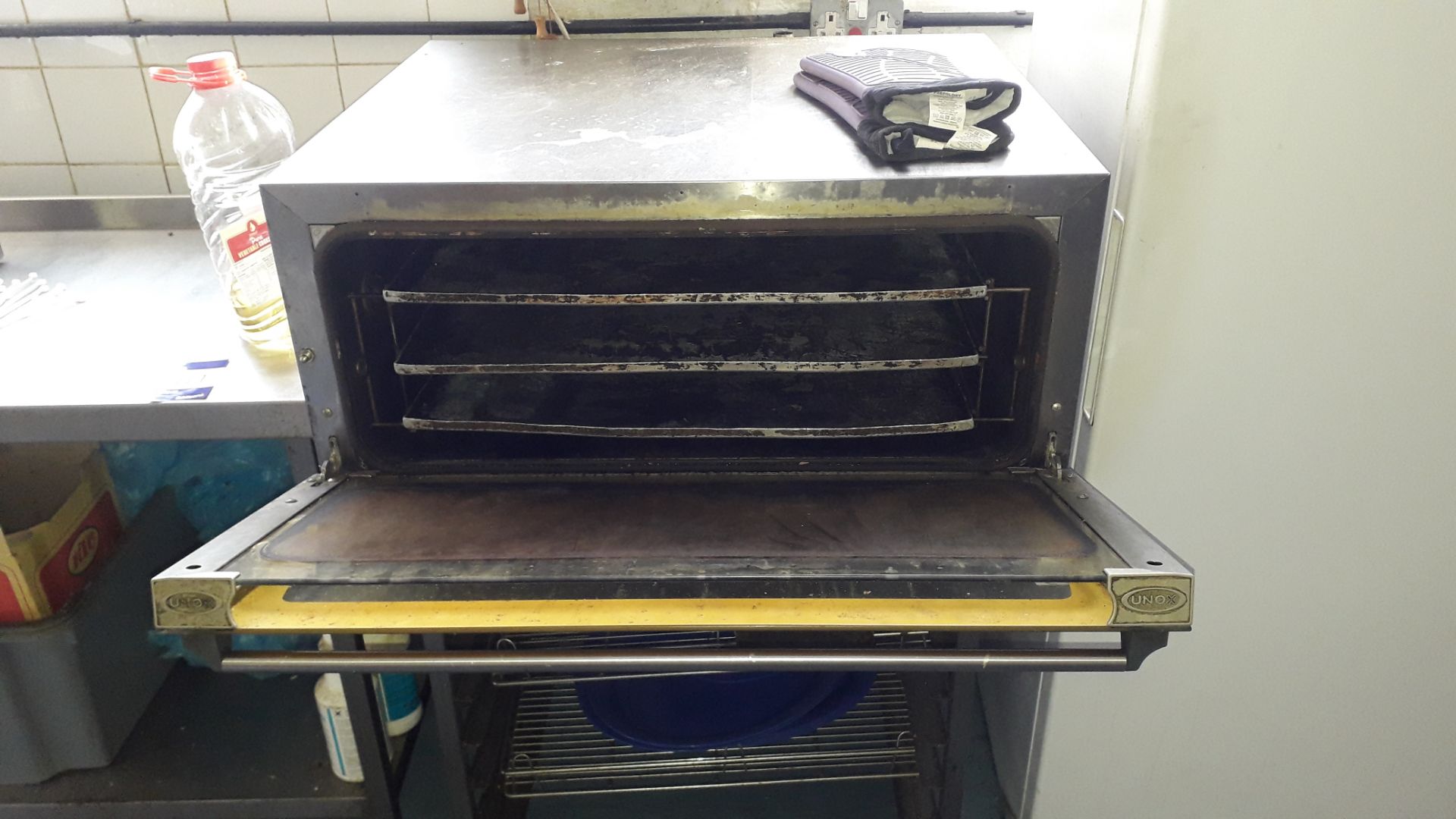 Unox XF180GB Commercial Convection Oven on Stand (2008) Serial Number 270, 240v. Located at Fresco's - Image 2 of 3