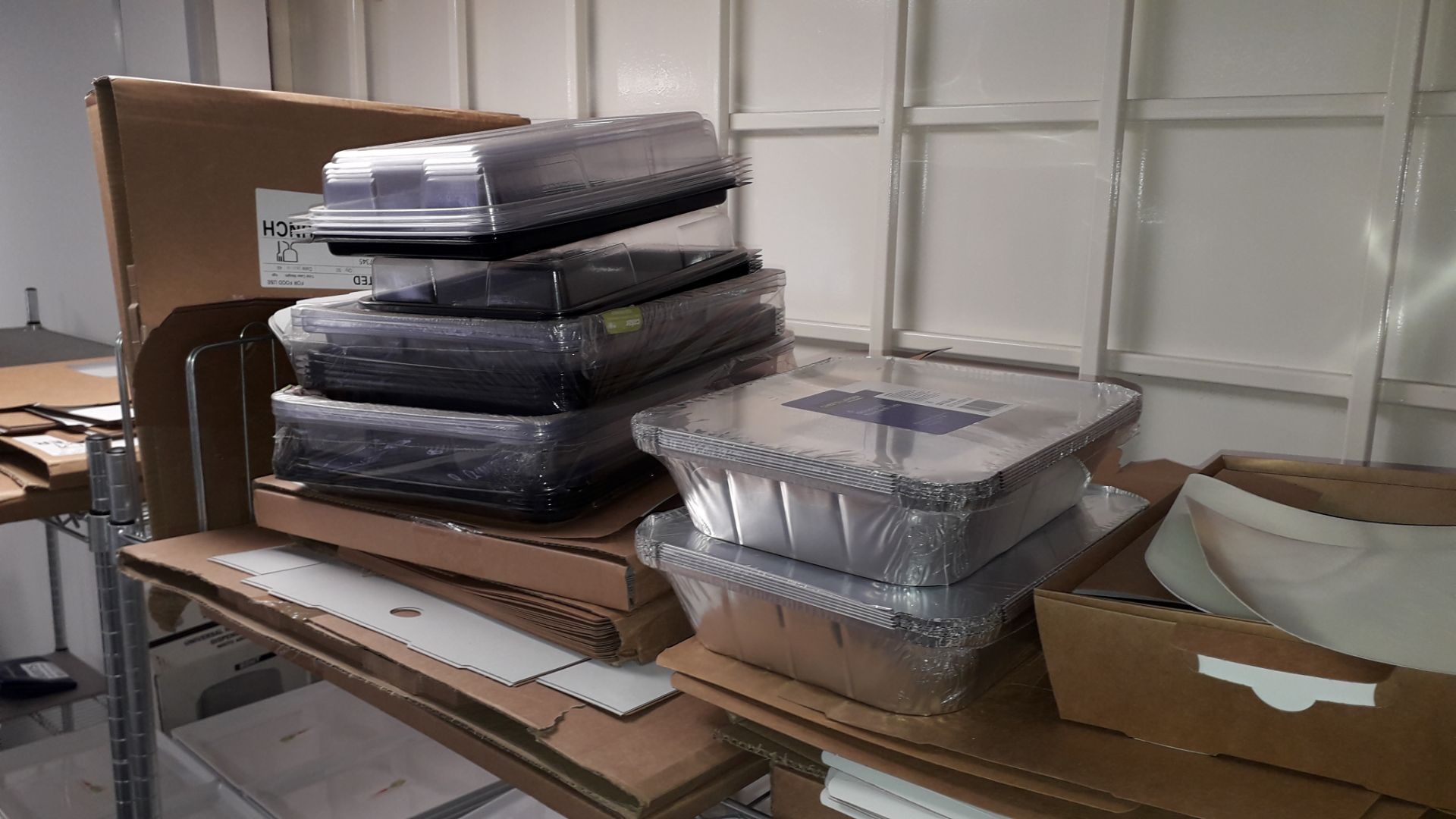 Quantity of Flat pack Food Packaging boxes and Small Quantity of Disposable Platter trays. Located - Image 2 of 3