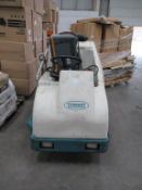 Tennent 7200 rider floor scrubber with charger (working condition of scrubber unknown)