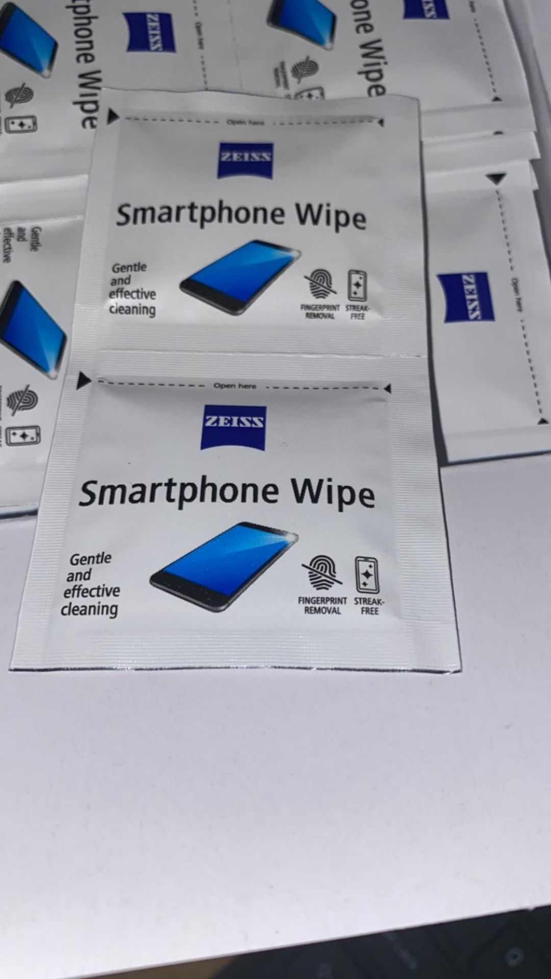 10,800 x ZEISS High Quality Smartphone Wipes - Image 3 of 4