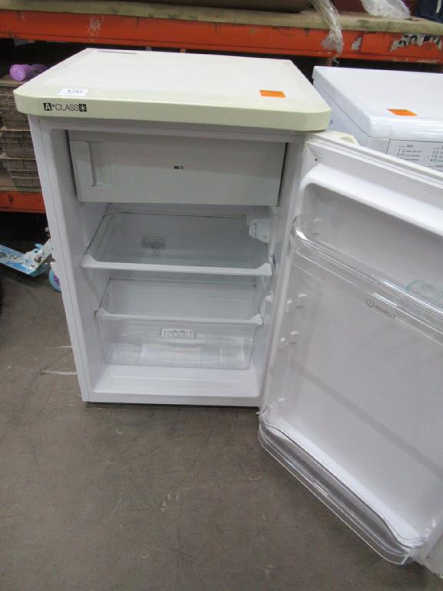 Indesit undercounter fridge freezer - Image 2 of 2