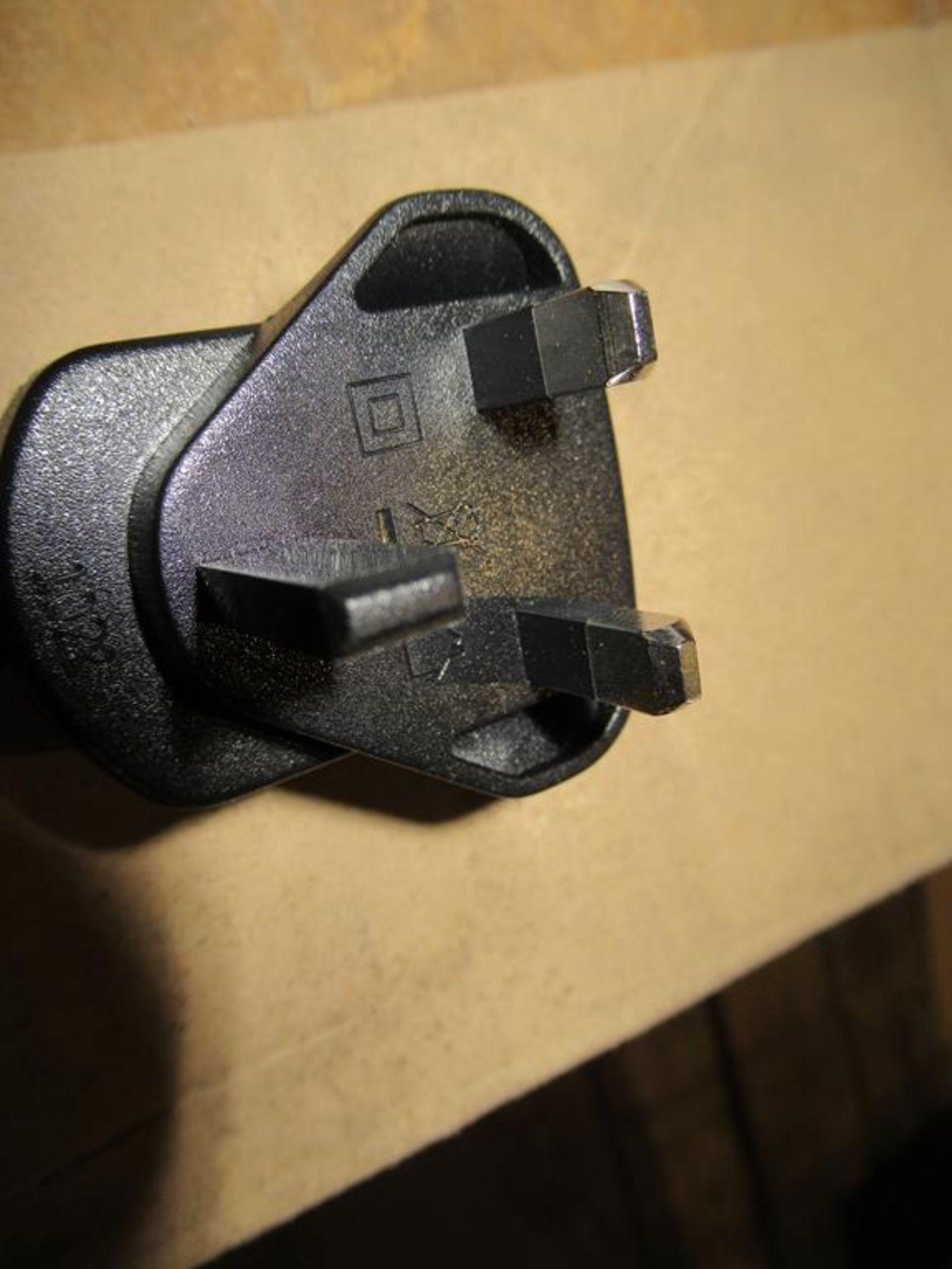 256x UK Plug in Switch Mode Power Supply 9V DC 300mA 2.1x5.5mm DC Powerplug - Image 4 of 5