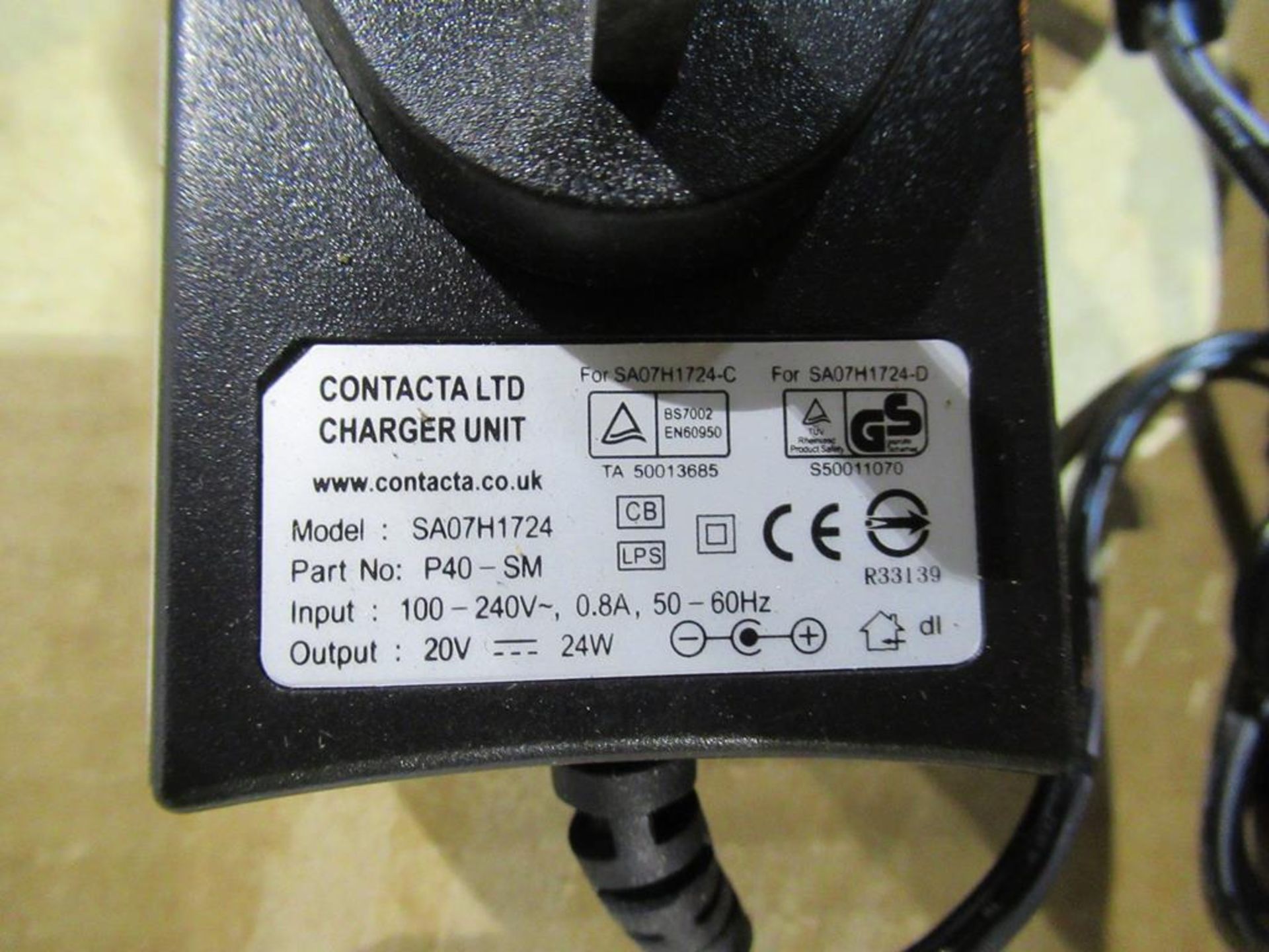 150x CONTACTA Charger Unit 20V DC 24W Right Angle output connector 2.1x5.5.5mm - Image 2 of 4