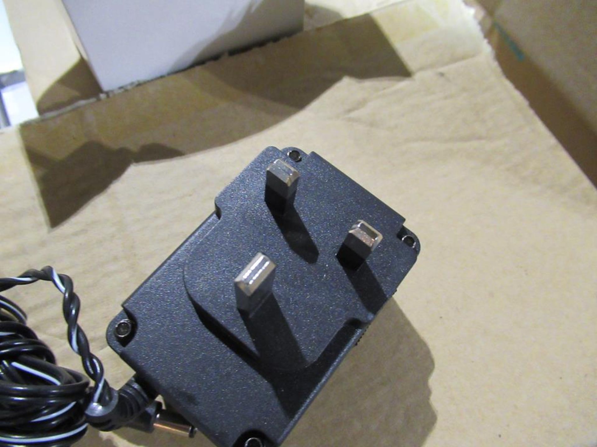 115x UK Linear Plug In Mains Adaptor 9V AC 500mA 2.1x5.5mm DC Powerplug - Image 3 of 4