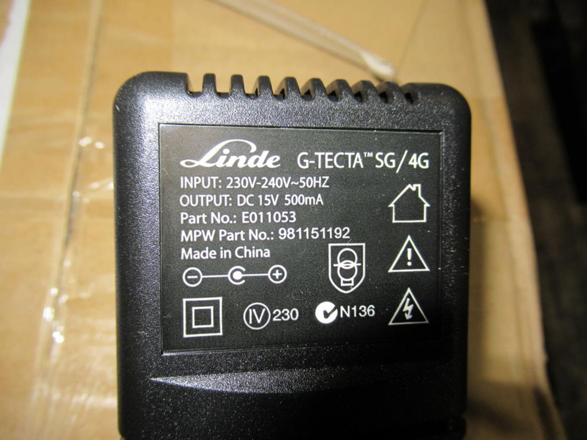 81x Australian Plug In Linear Mains Adaptor 15V DC 500mA 2.1x5.5.5mm DC Powerplug. - Image 2 of 4