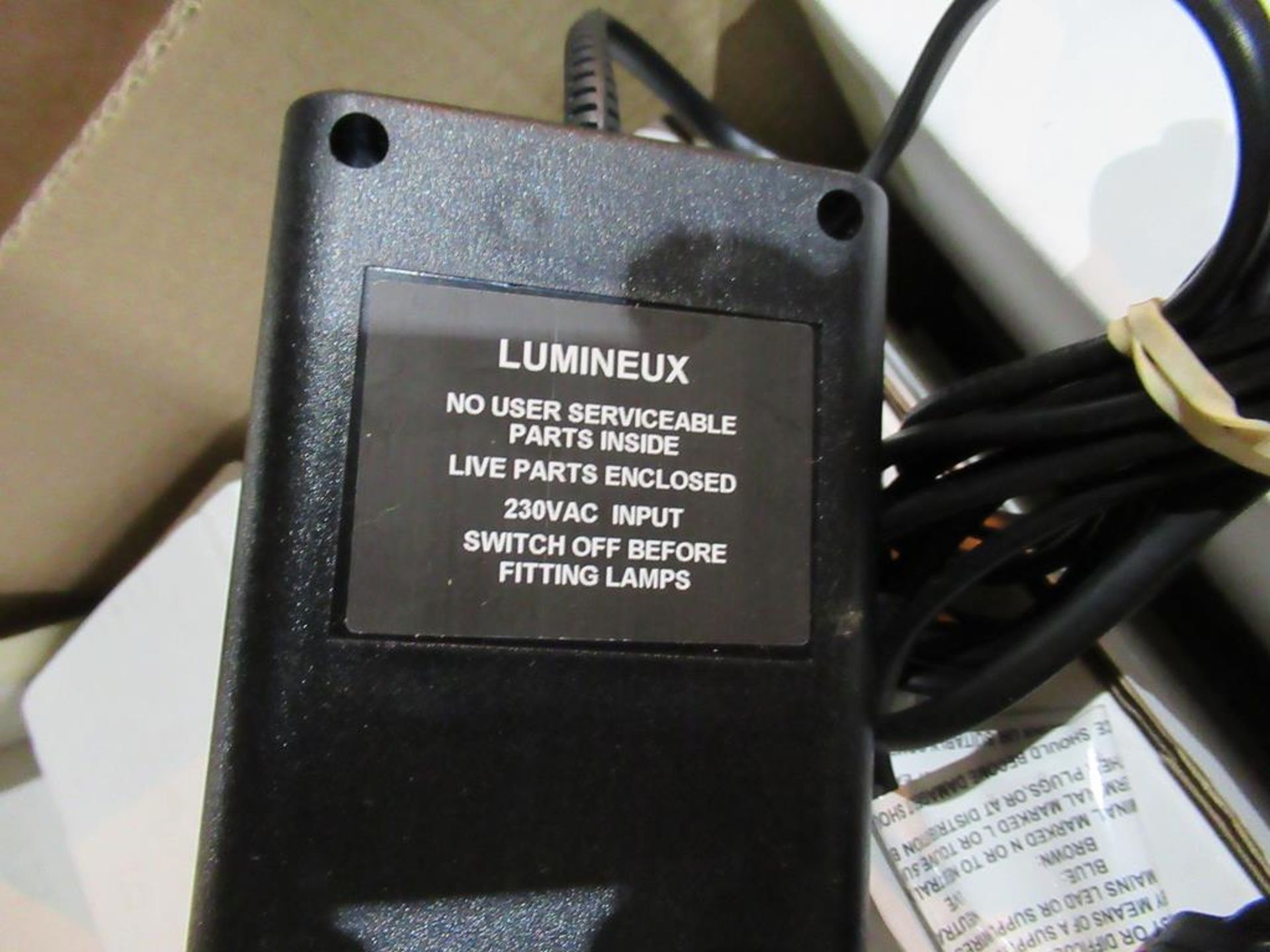 90x Lumineux GU10 Demo Box complete with UK Mains Lead & Switch - Image 3 of 4