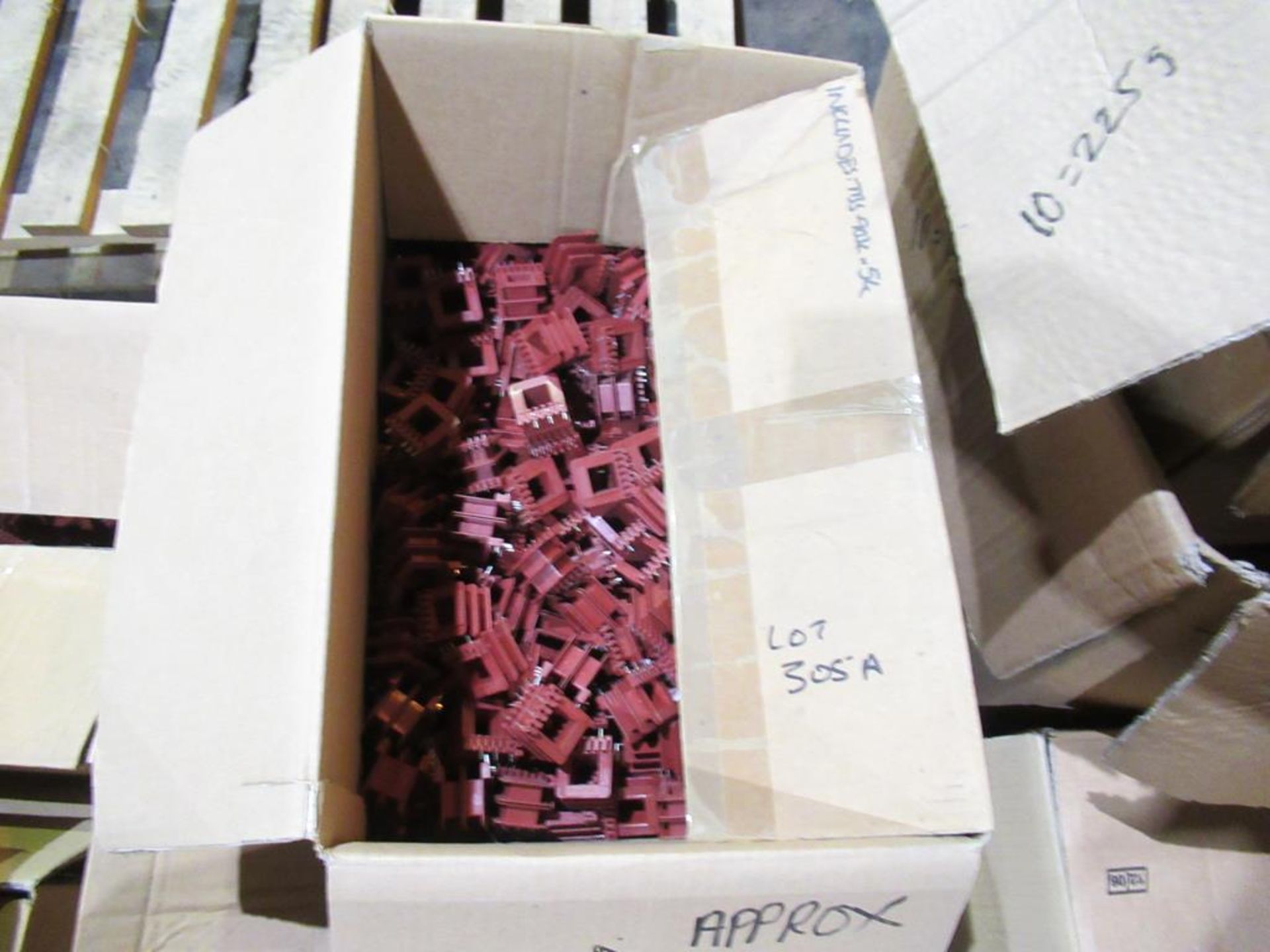 Large lot of Various Bobbins - Image 9 of 11