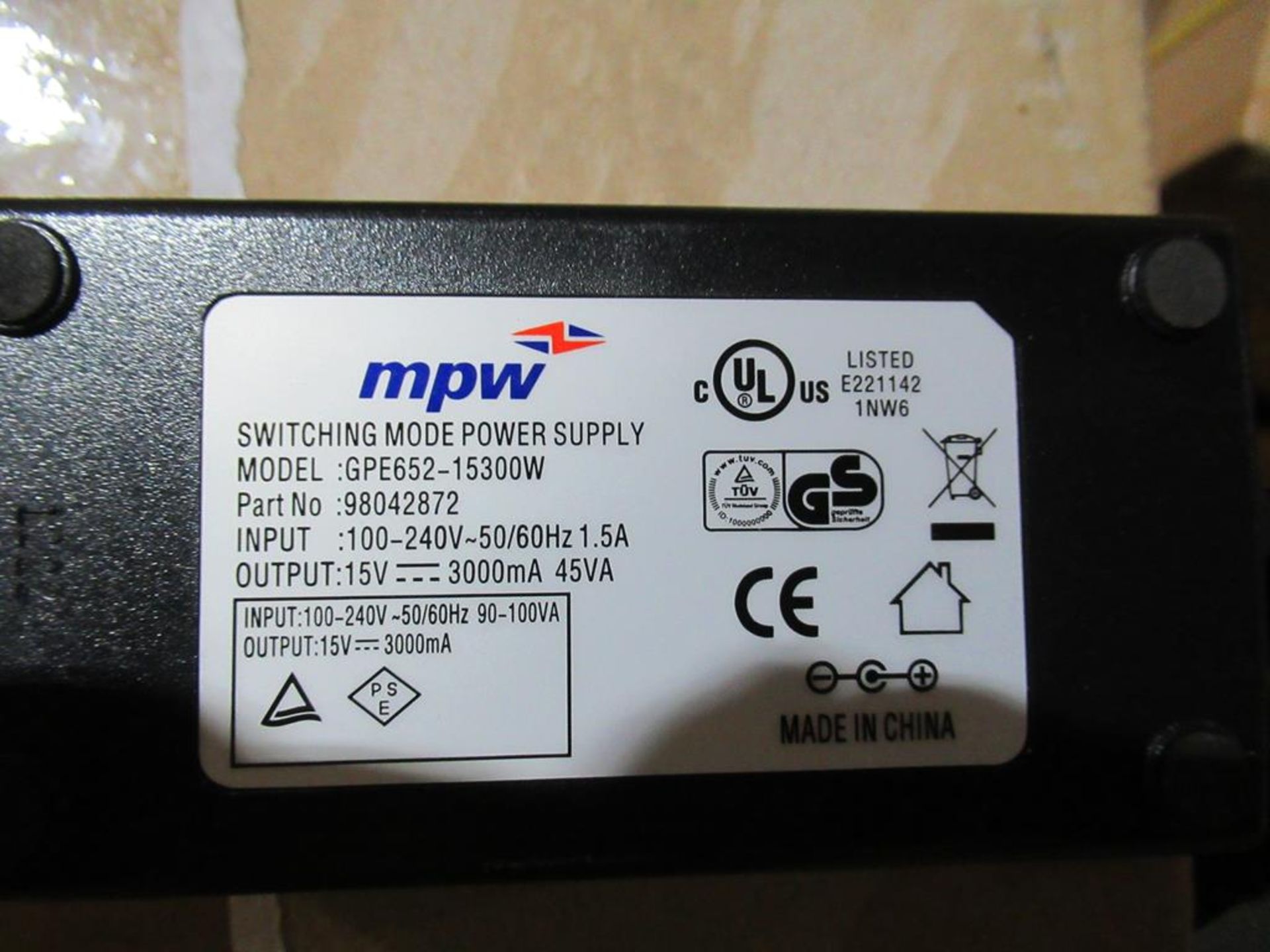 96x Switch Mode Power Supply 15v DC 3A 2.1x5.5mm DC Powerplug - Image 2 of 4