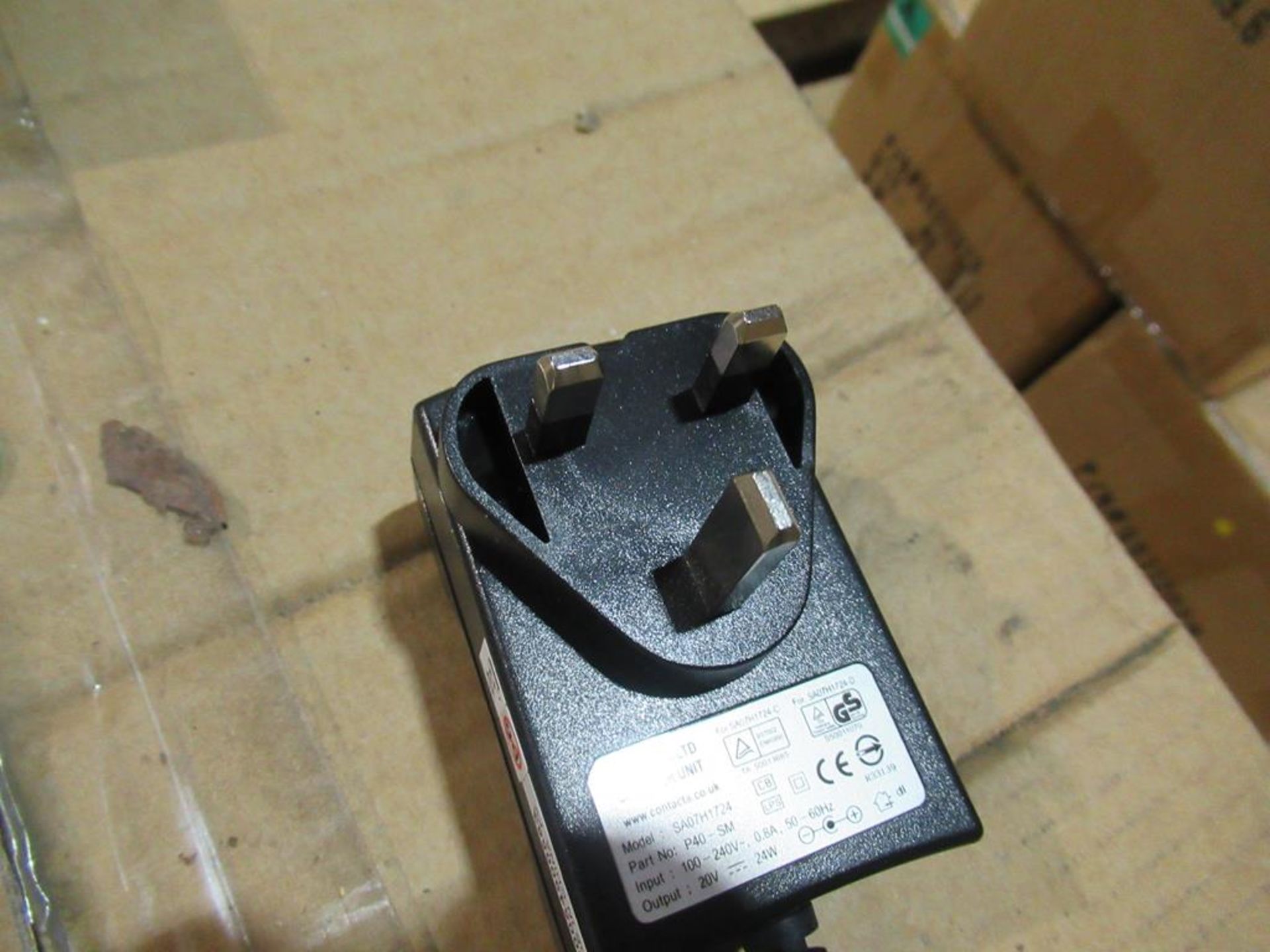 120x CONTACTA Charger Unit 20V DC 24W Right Angle output connector 2.1x5.5.5mm - Image 3 of 4