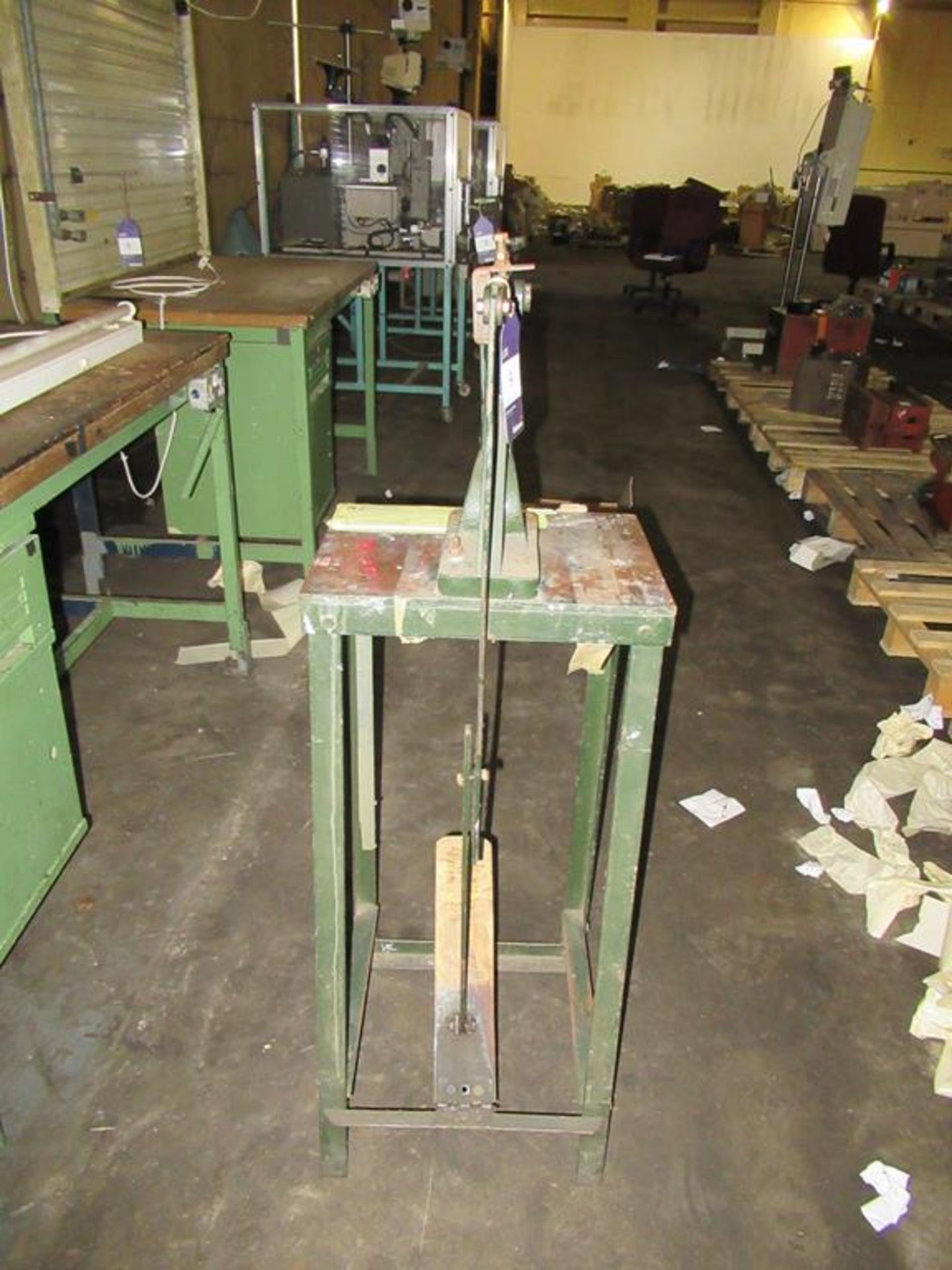 1x Foot Operated Ratchet Press/Punch