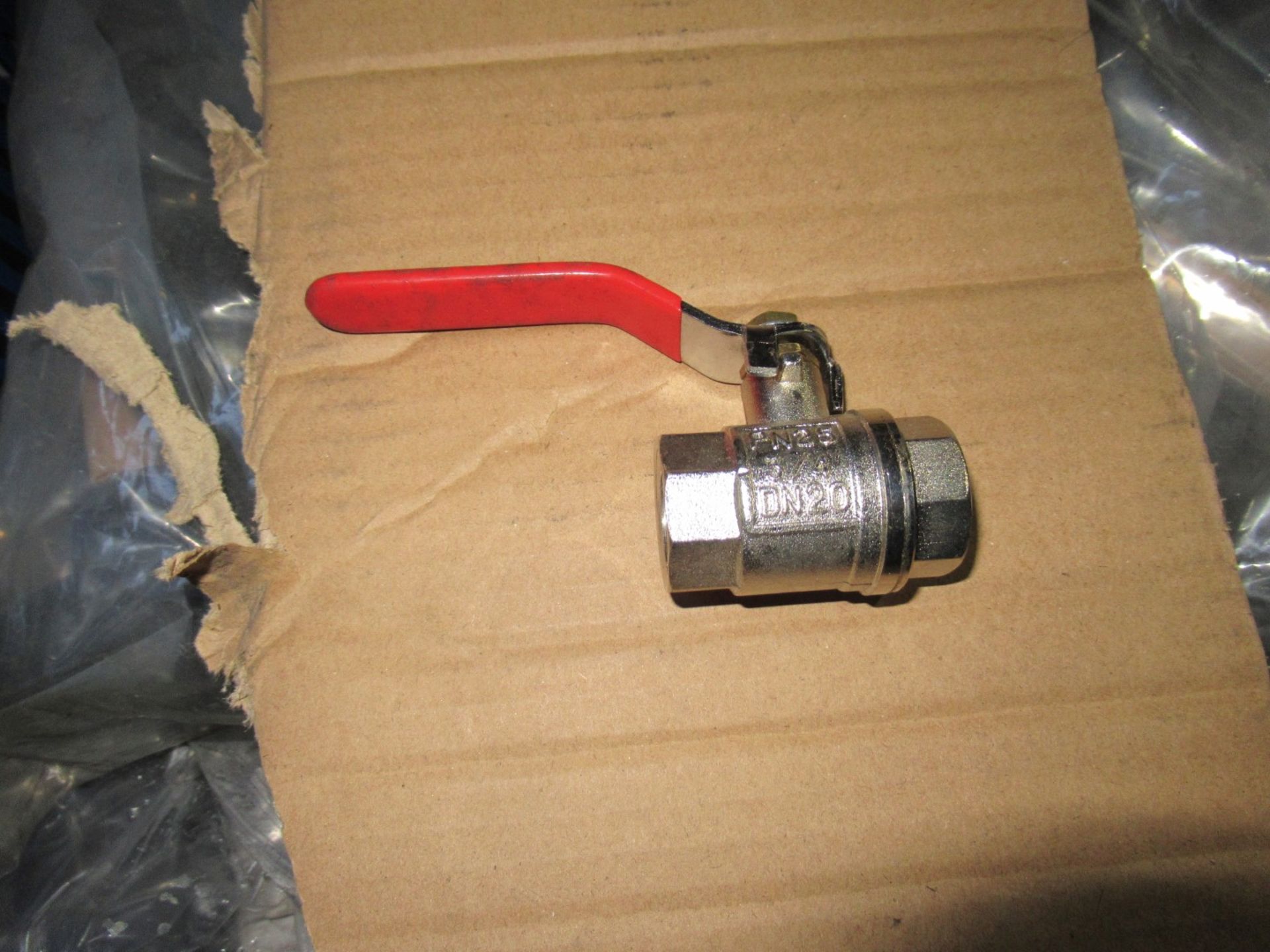 Approx. Quantity 100 3/4“ FxF Brass Lever Valve with Red Handle - Image 2 of 2