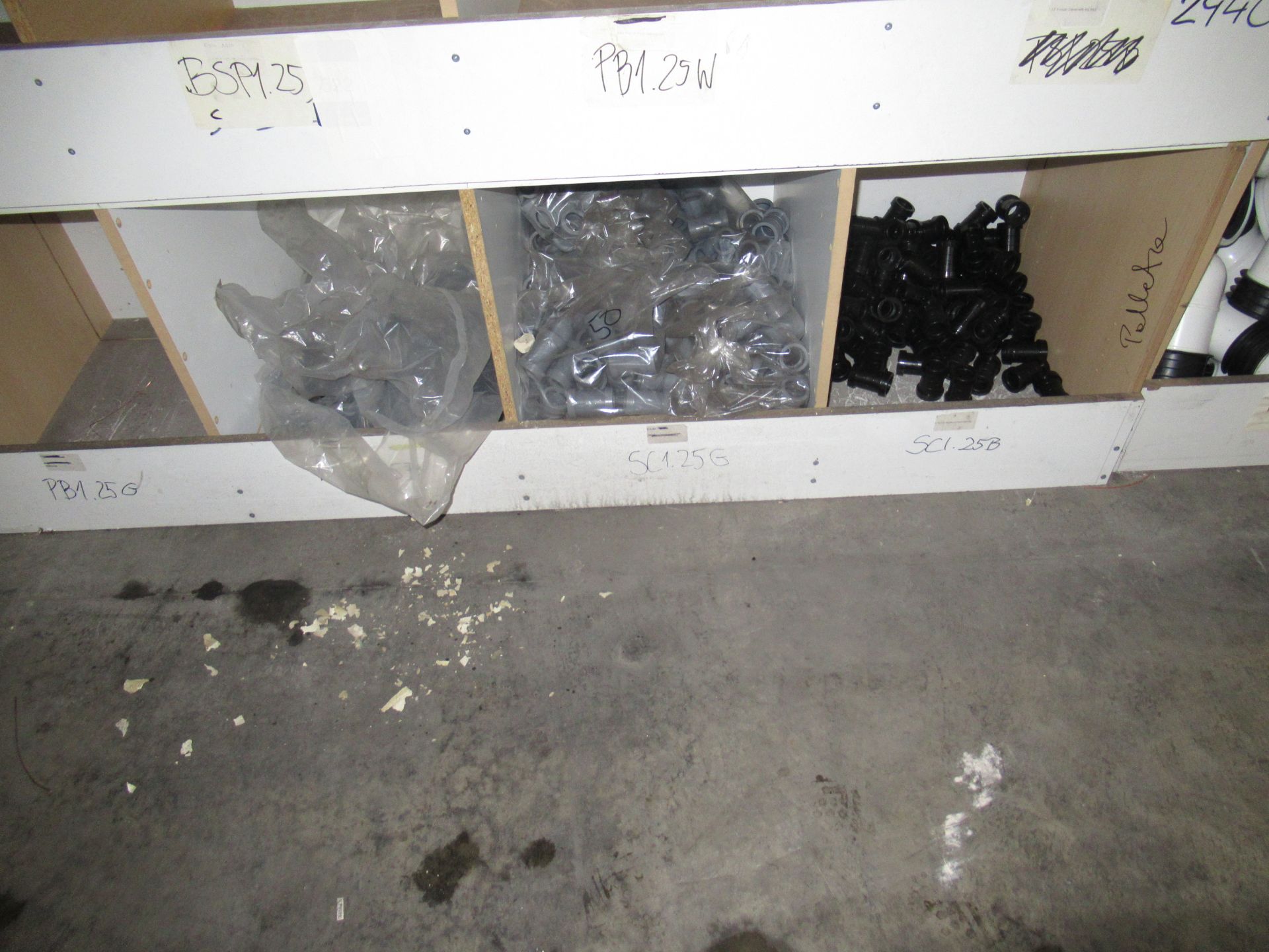 Contents to Wood Storage Unit to include Various Plastic Fittings including 32mm Straight - Image 3 of 3