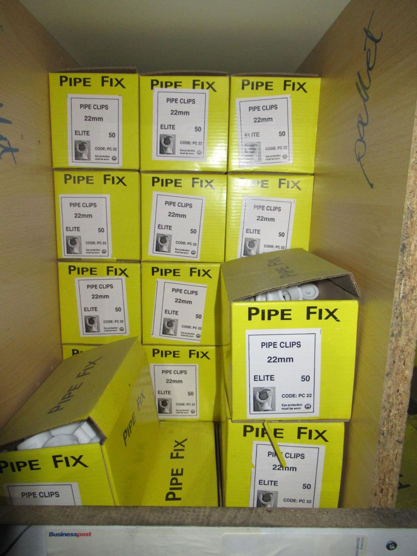 Quantity of Approx. 60 Pipe Fix Masonry Nail On Pipe Clips Size : 8mm, 10mm, Pipe Hinge Type Clips - Image 2 of 5