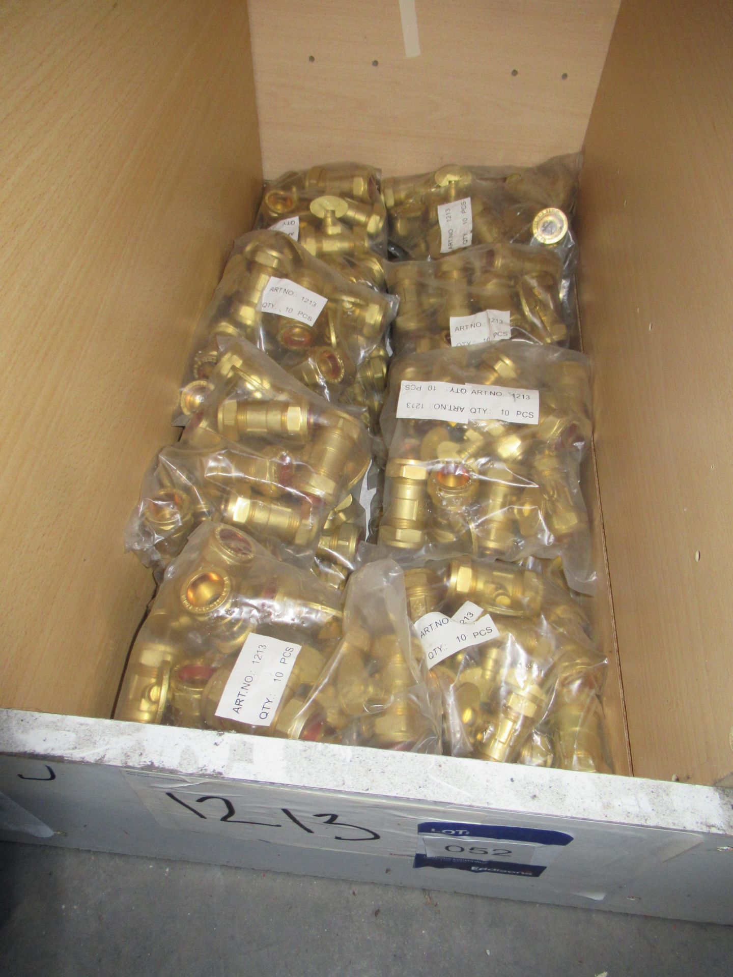 Approx. Quantity 200 22mm Brass Gas Valves