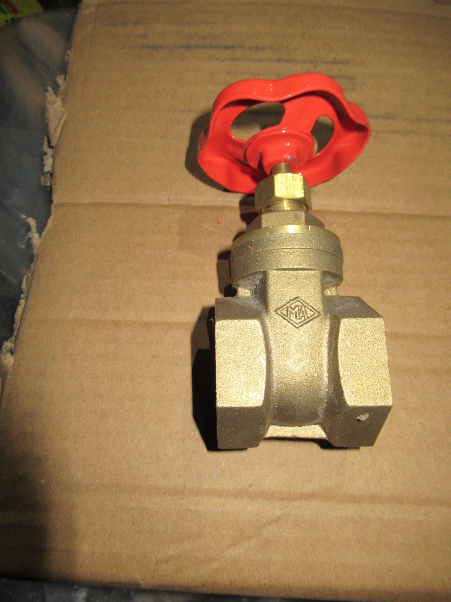 Approx. Quantity 30 1¼“ Brass FxF Gate Valves