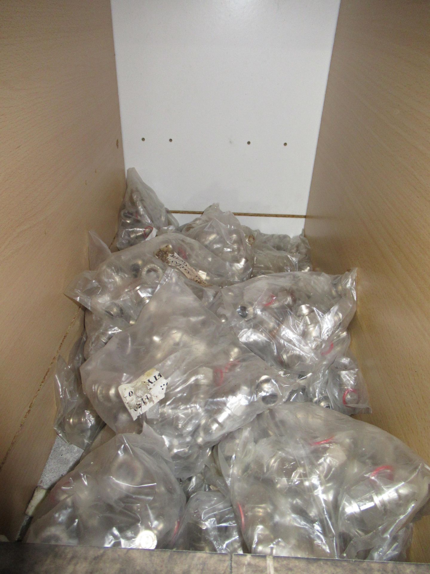 Approx. Quantity 200 Chrome 15mm x 1/2“ Bent Isolating Valves