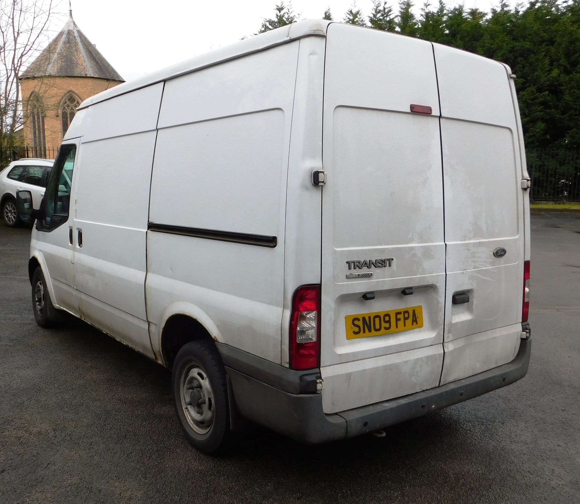 Ford Transit T280 TDCI 85ps SWB FWD Medium Roof Van, registration SN09 FPA, first registered 11 May - Image 5 of 9