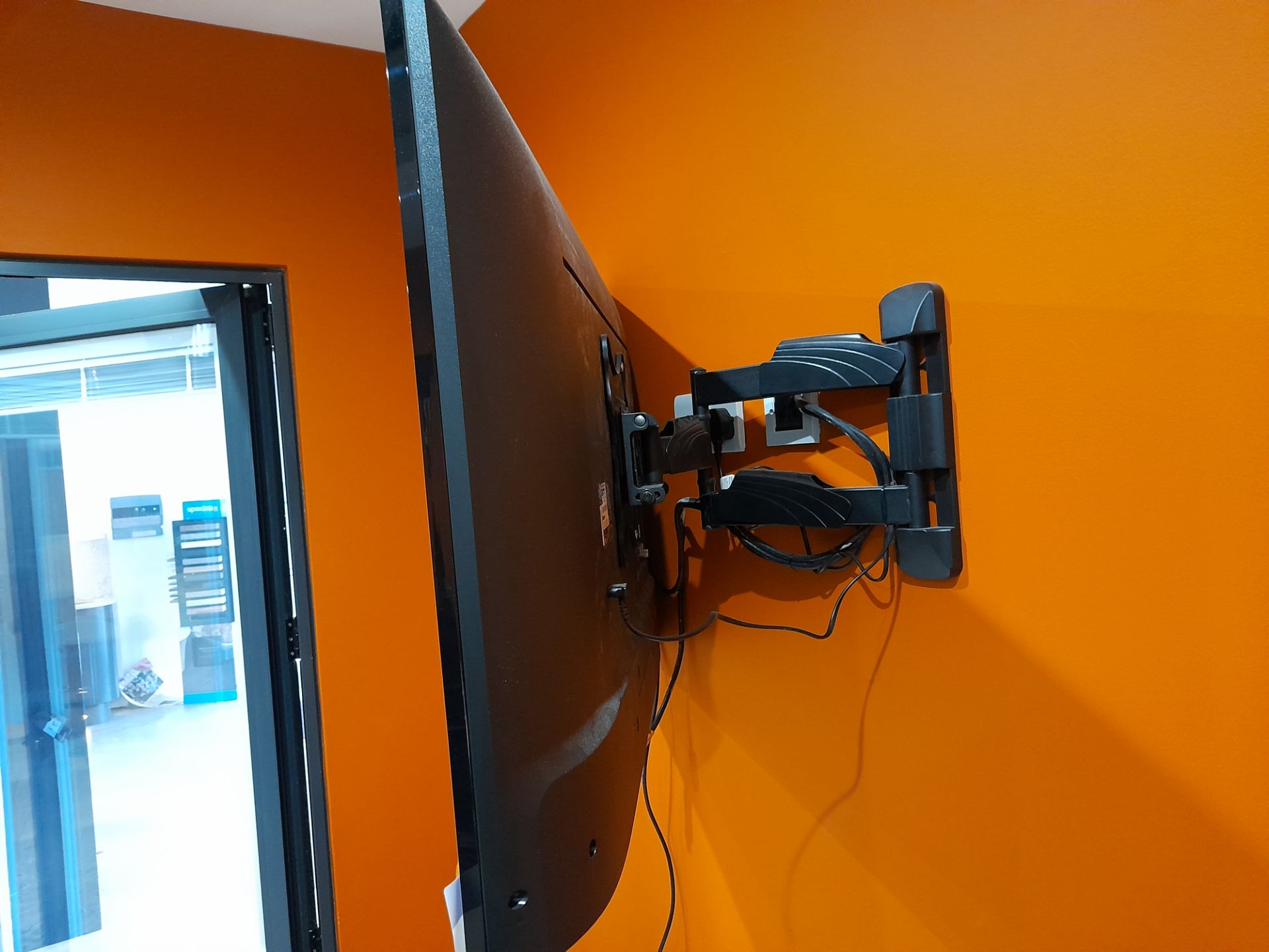 LG 43UK6470PLC wall mounted TV - Image 2 of 2