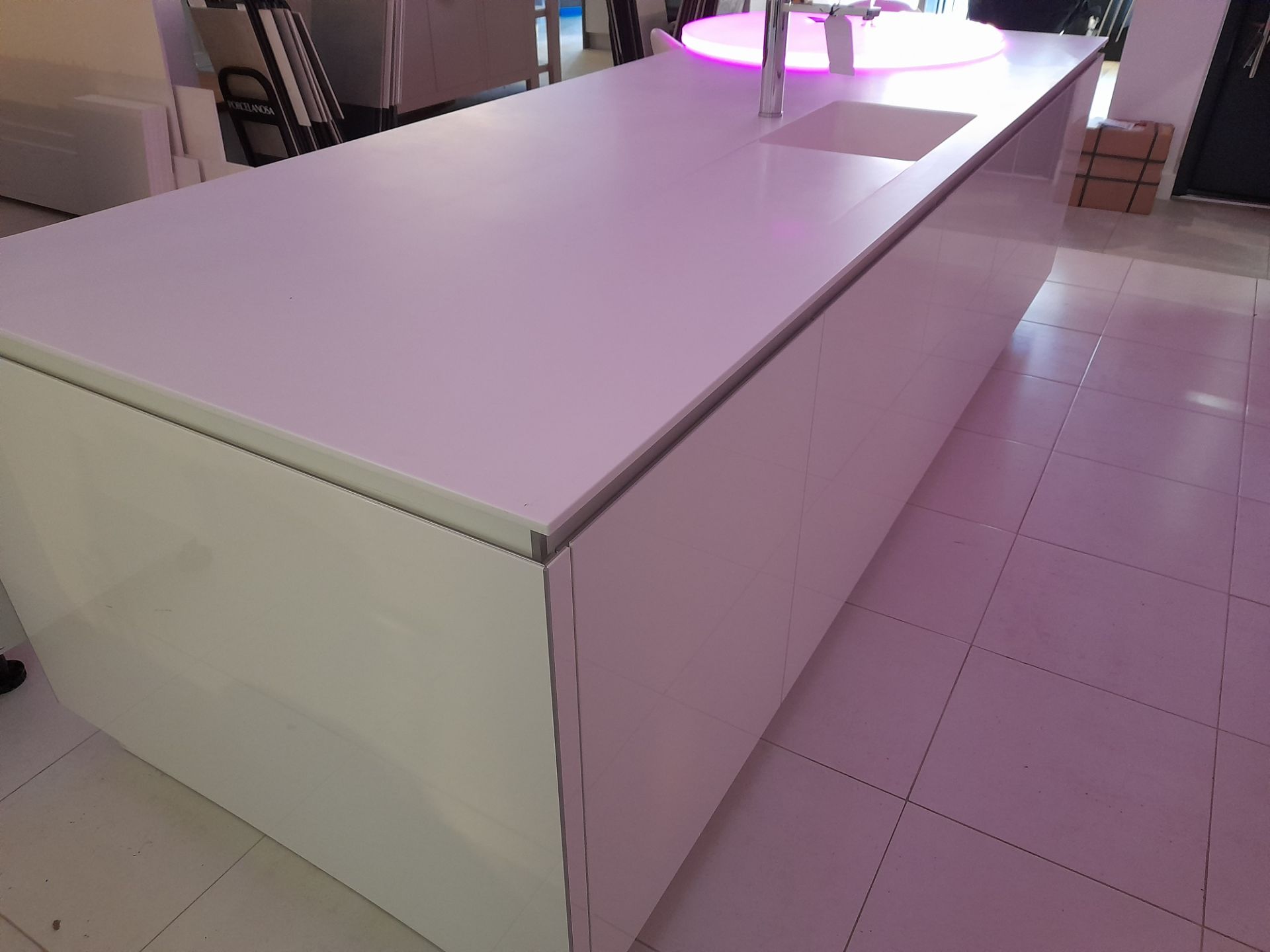 White Pronorm kitchen island suite (Approx 3080 x - Image 3 of 5