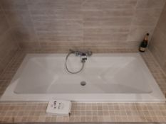 Double ended cubic bath with Tec studio bath / sho