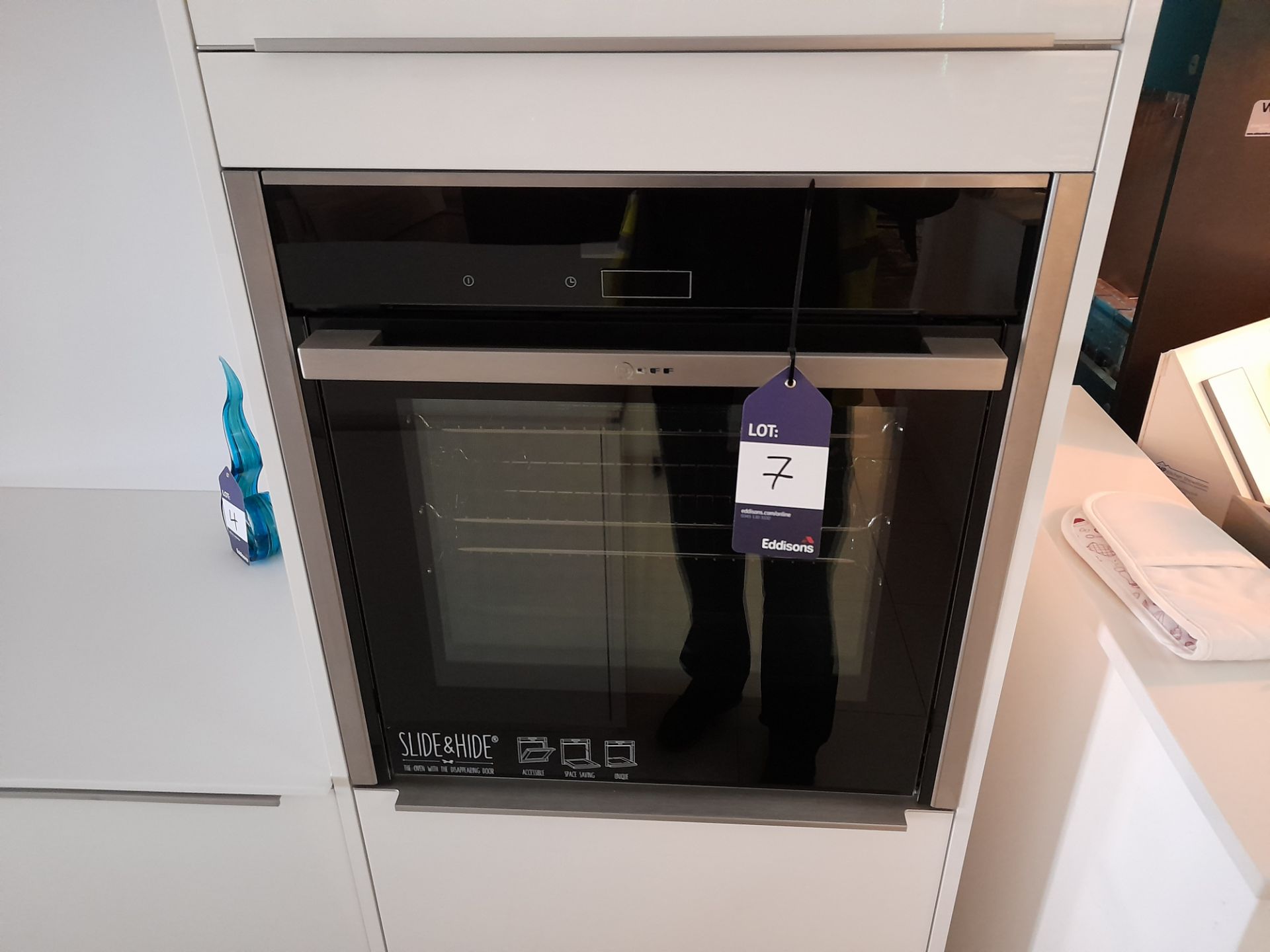 Neff B47CS34NOB slide and hide integrated oven*Pur