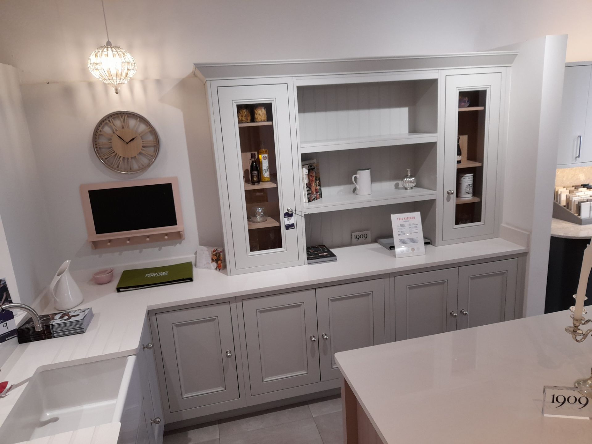 1909 Dove Grey kitchen suite (Approx 3150 x 600 + - Image 4 of 8