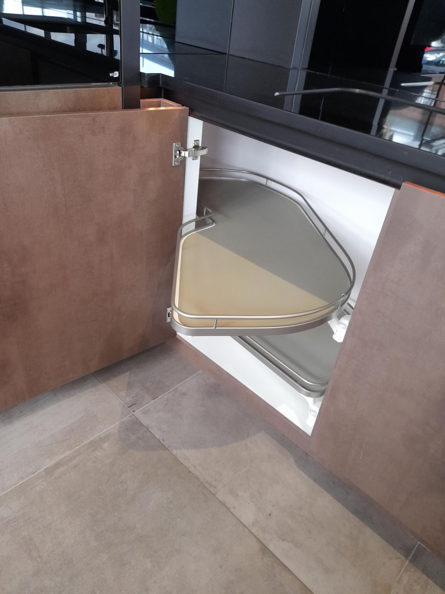 Pronorm Bronze kitchen suite, comprising Qu - Image 11 of 20