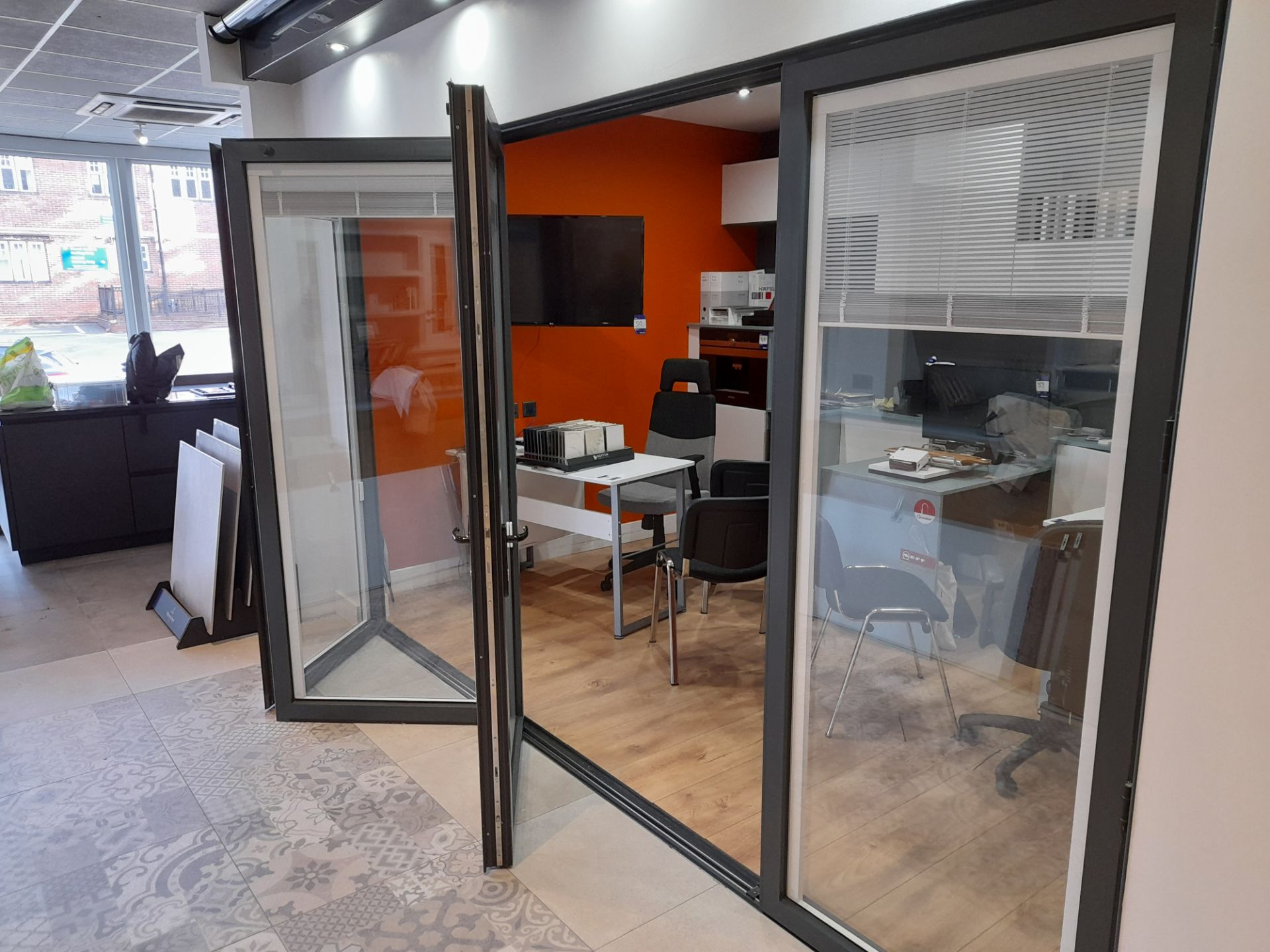 Showroom bi-fold door with integrated blinds, 3575 x 2120 (purchaser responsible to ensure safe - Image 2 of 4