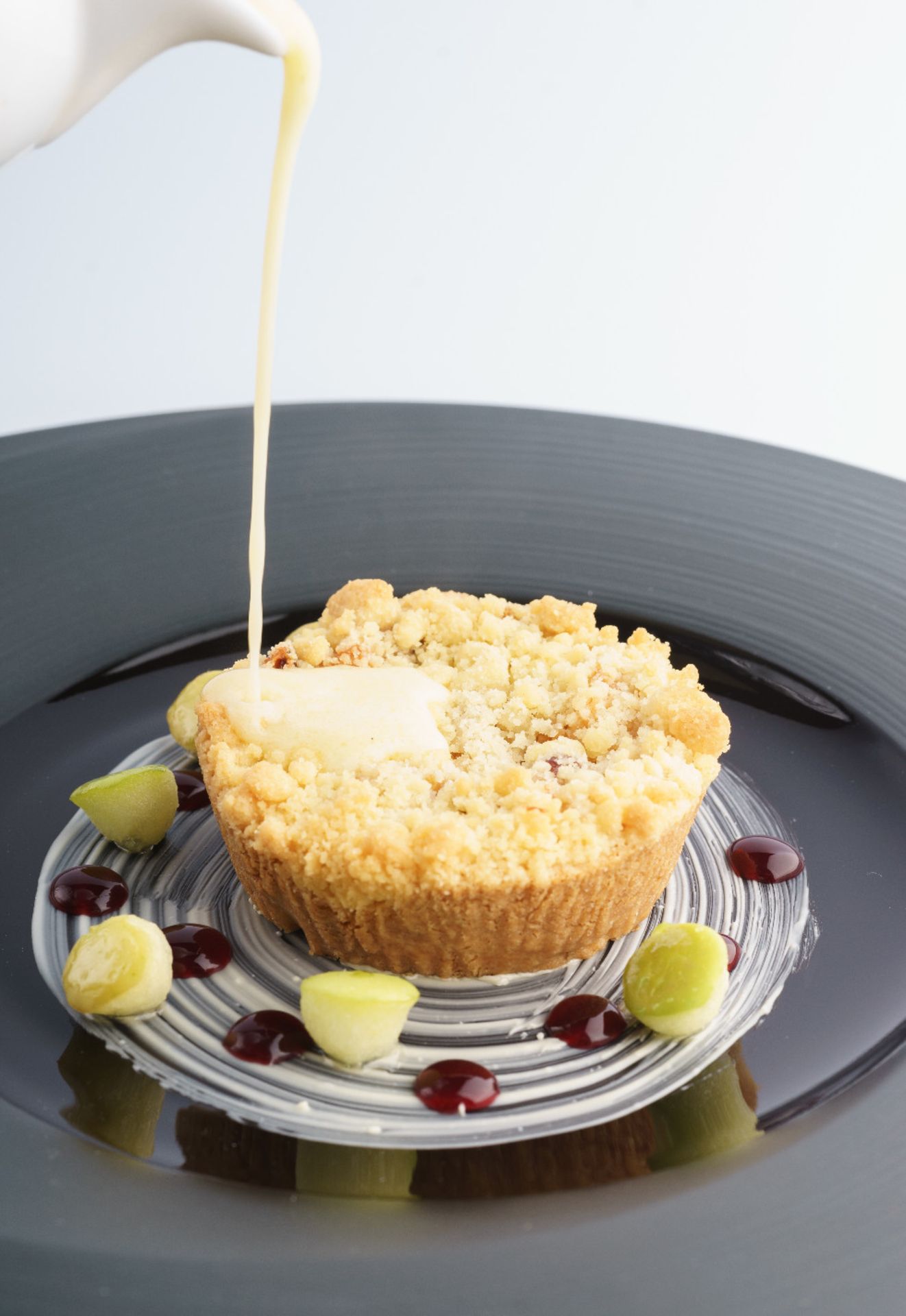 150 x TA19/01 Apple crumble tart (24) BBE 5/4/21.