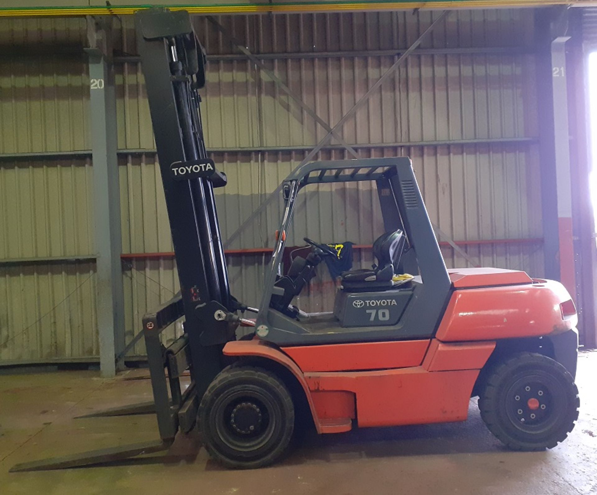 Toyota 50-5FD70D 7000kg Forklift Truck, max height 4.8m Serial Number 50SFD7OE3025 (2012) fitted