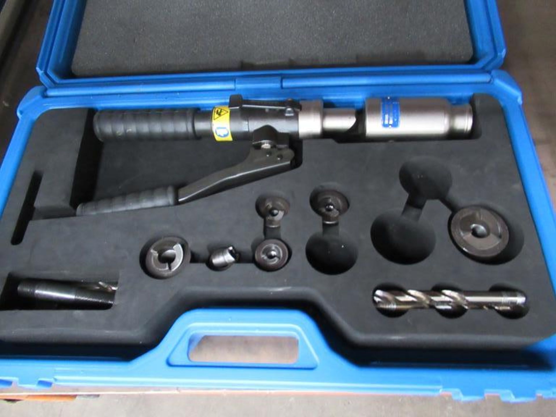 Cembre Hydraulic punching tool in case