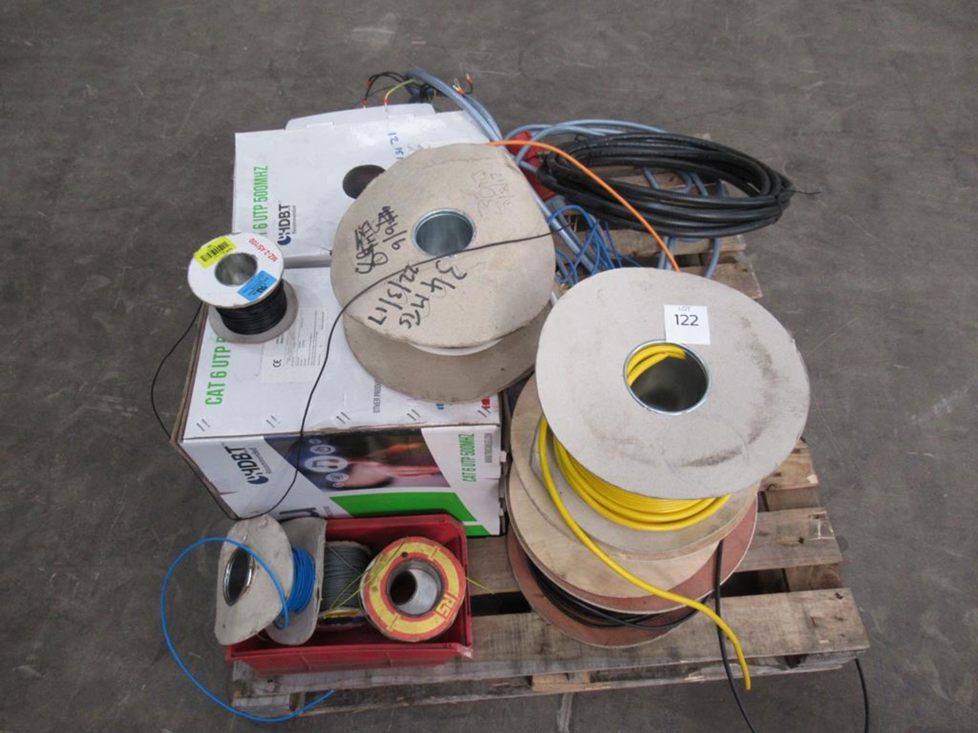 Pallet to contain qty of Cable