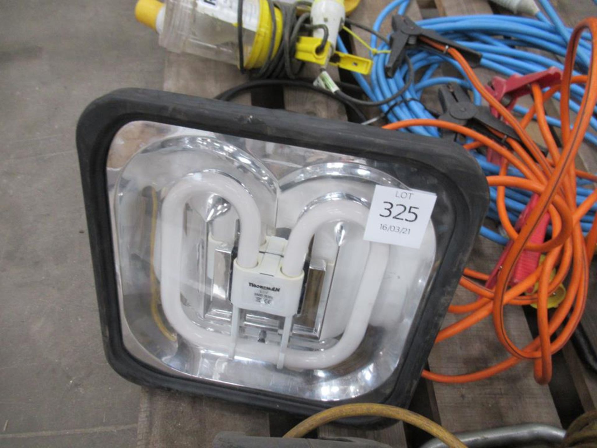 Contents of a Pallet including 3 110 Volt Extensions, 110 Volt Splitters, Various Lights etc - Image 2 of 7