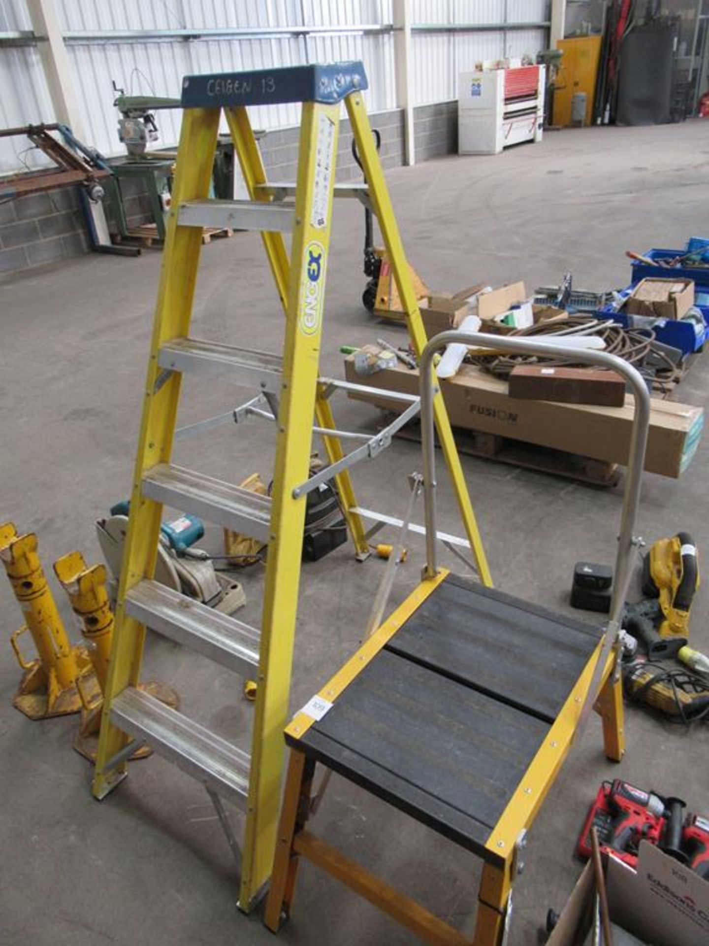 Swingback Step Ladders and Bratts Stepup Work Platform - Image 2 of 3