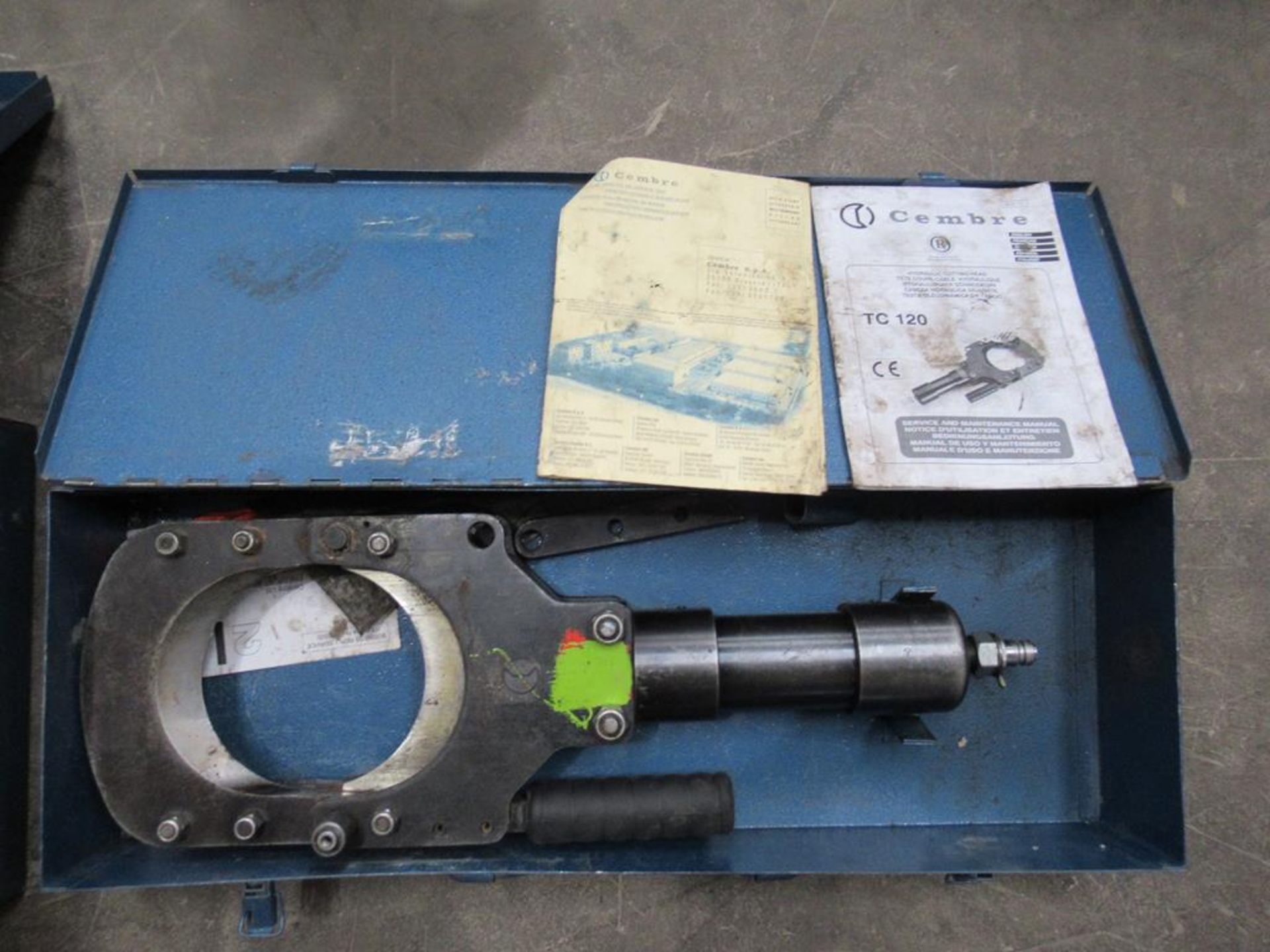 Cembre TC120 Hydraulic Cutting Head and Cembre PO7000 two speed hydraulic foot pump