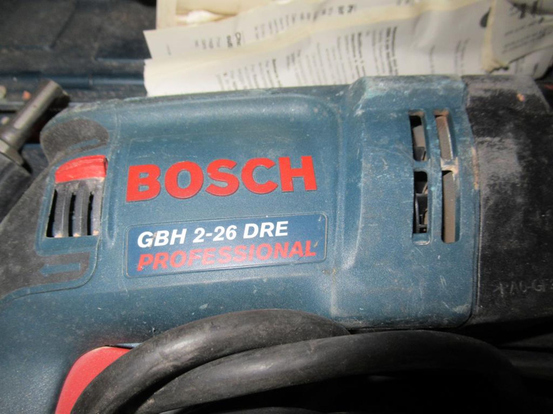 Bosch GBH 2-26 DRE rotary hammer drill in case (110V) - Image 2 of 2
