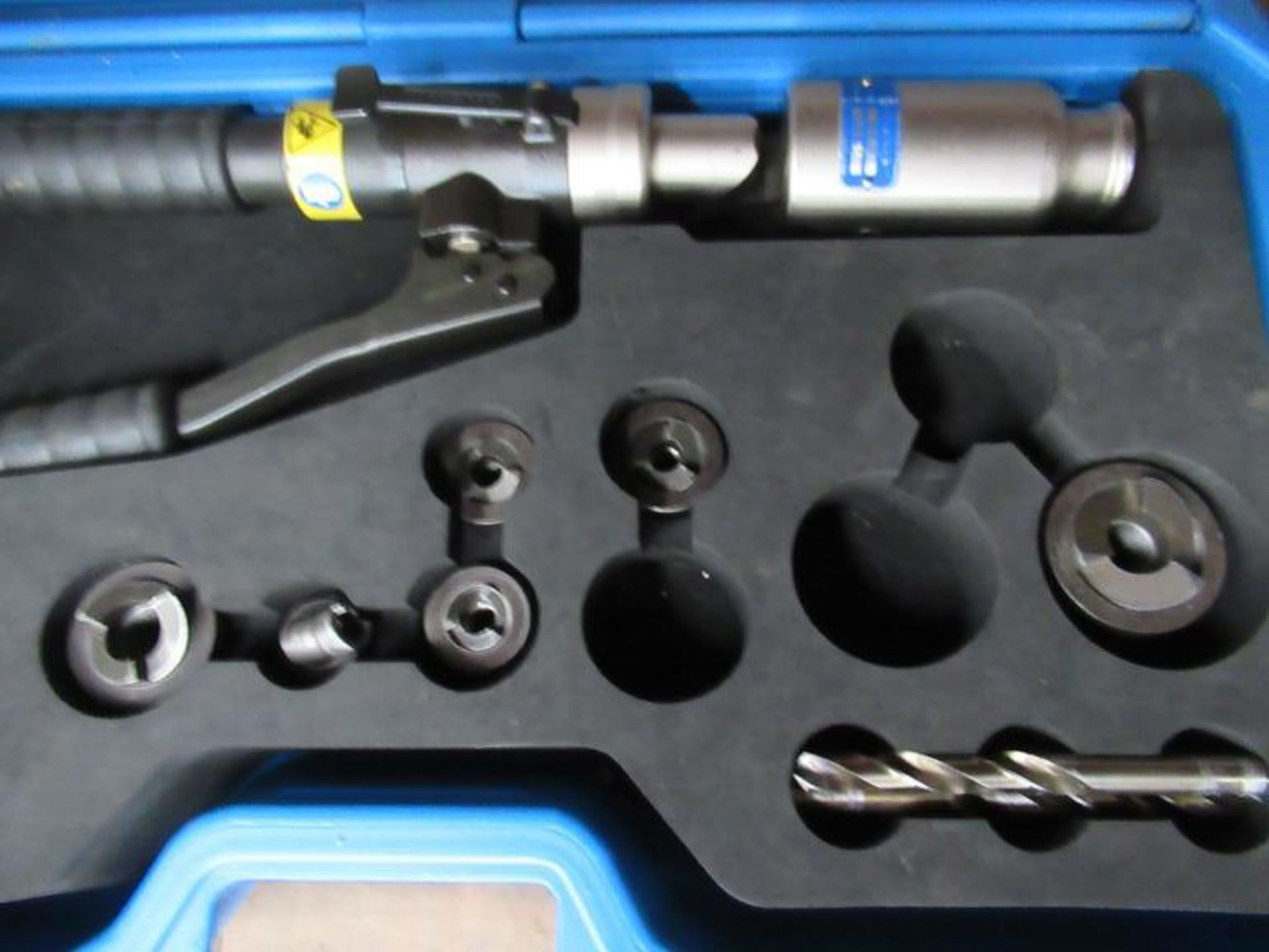 Cembre Hydraulic punching tool in case - Image 2 of 5