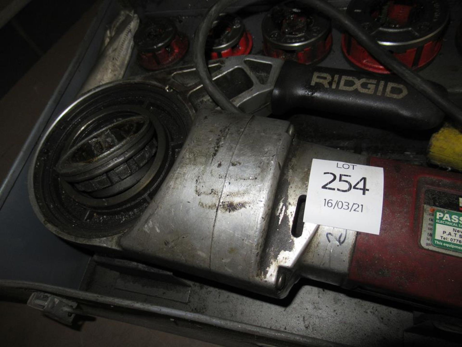 Rigid 690 electric die stock in case (110V) - Image 3 of 4