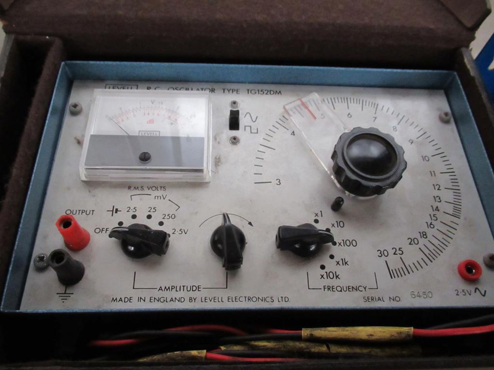 Levell R.C Oscillator Type TG152DM in case