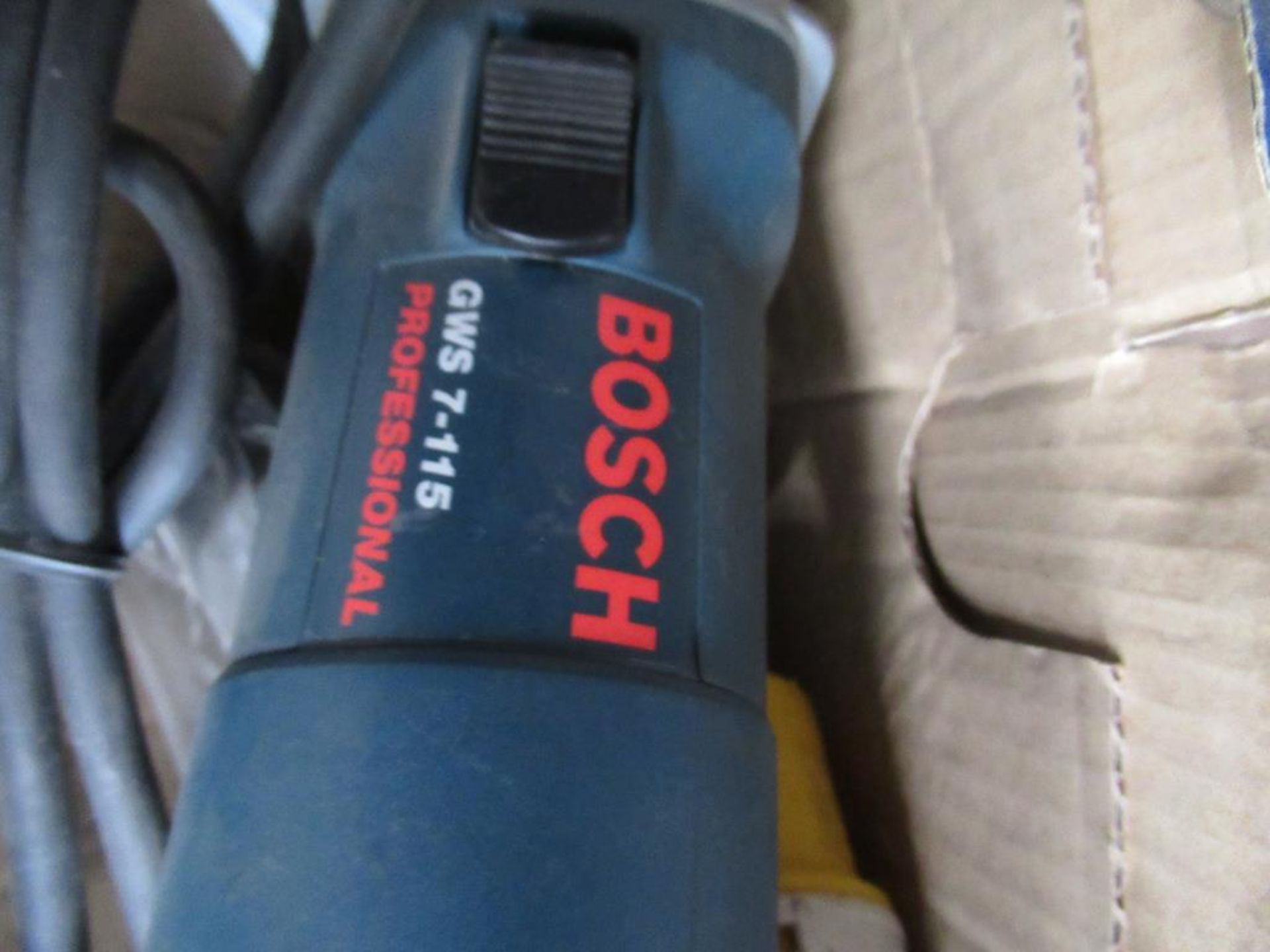 Bosch GWS 7-115 angle grinder (110V) - Image 2 of 3