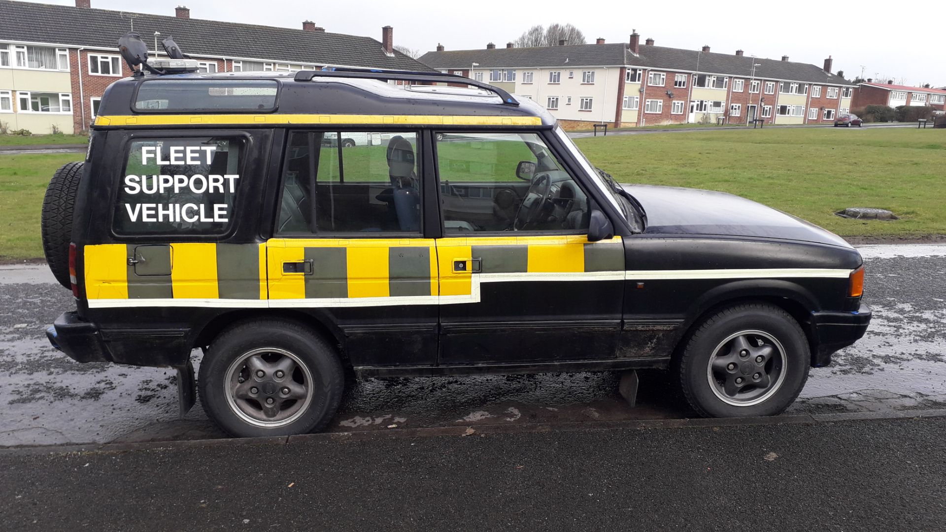 Land Rover Discovery 4.0 ES V8 Auto Petrol, regist - Image 8 of 28