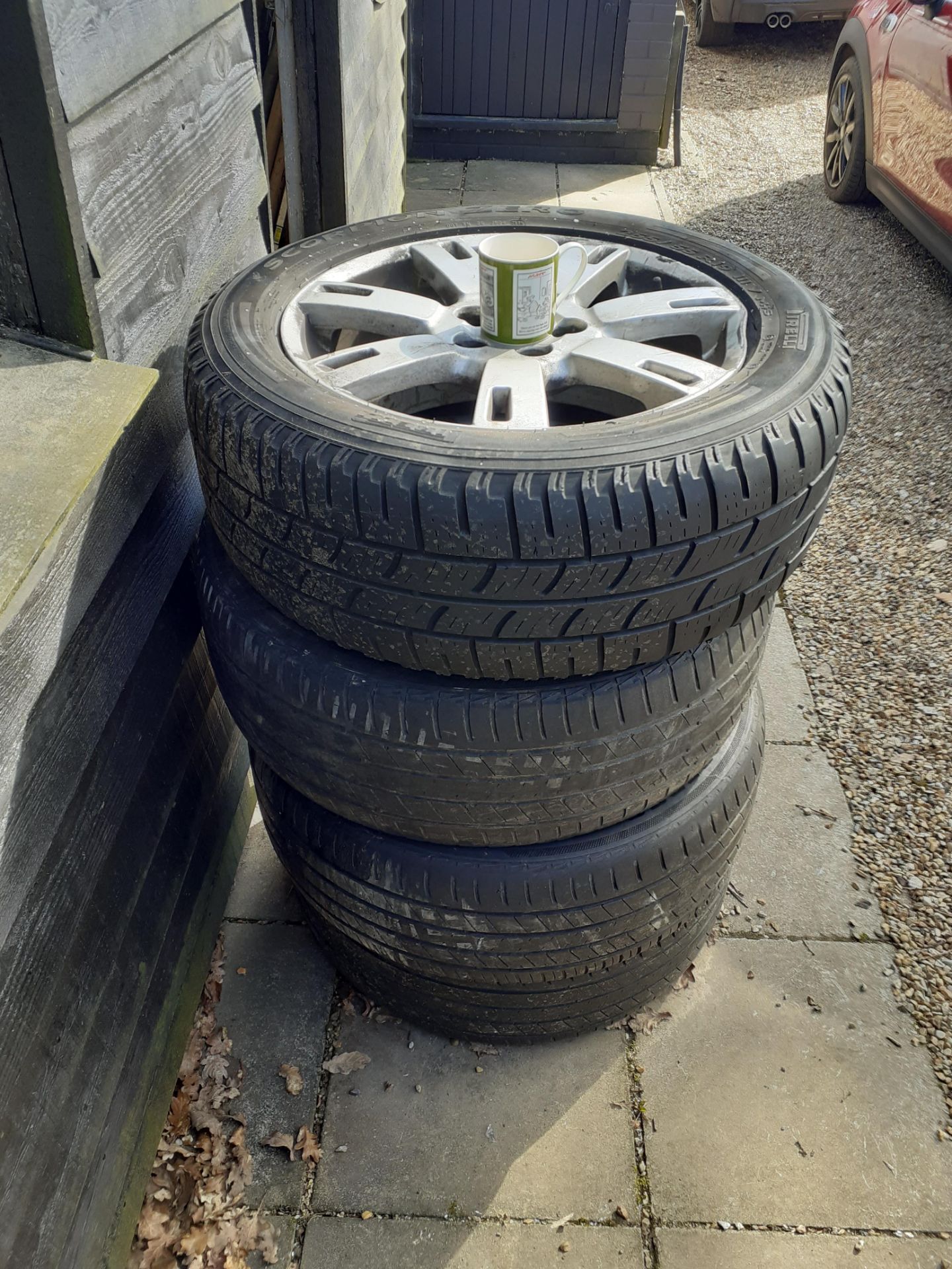 Set of four Land Rover Alloy wheels & Tyres (one damaged)