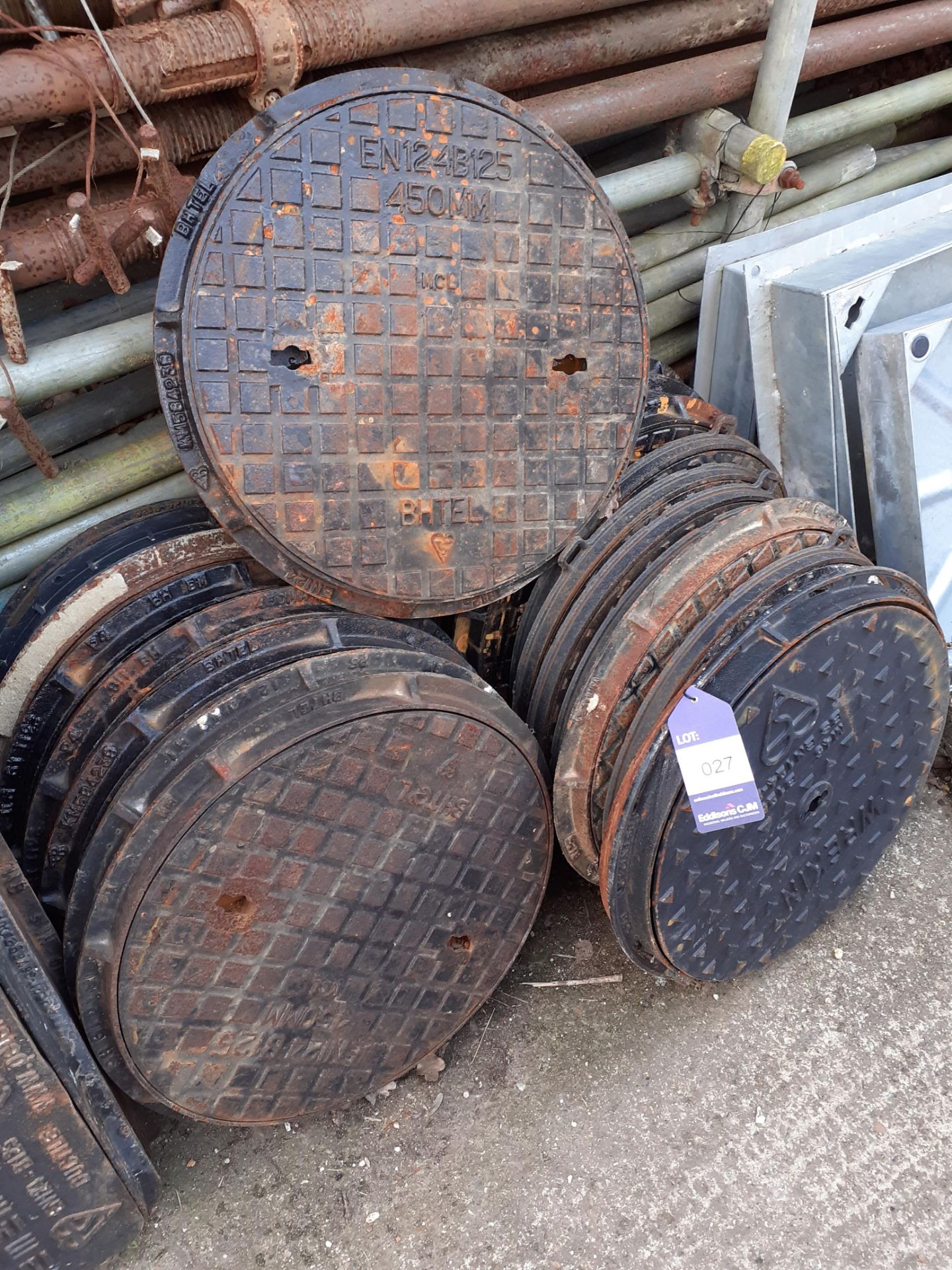 Approx. 30 Manhole Covers, Plastic Manholes & Plastic Inspection Chambers