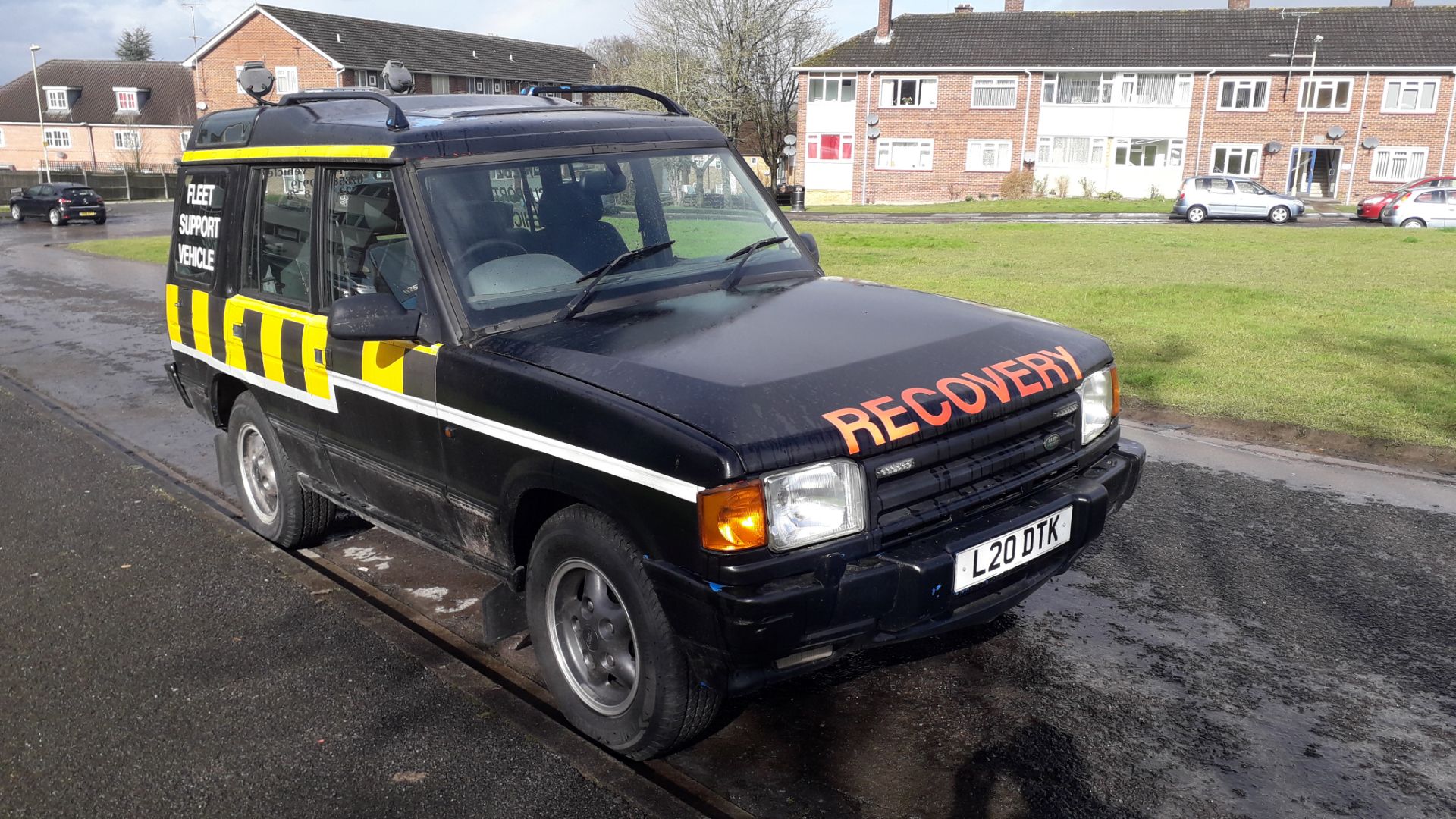 Land Rover Discovery 4.0 ES V8 Auto Petrol, regist