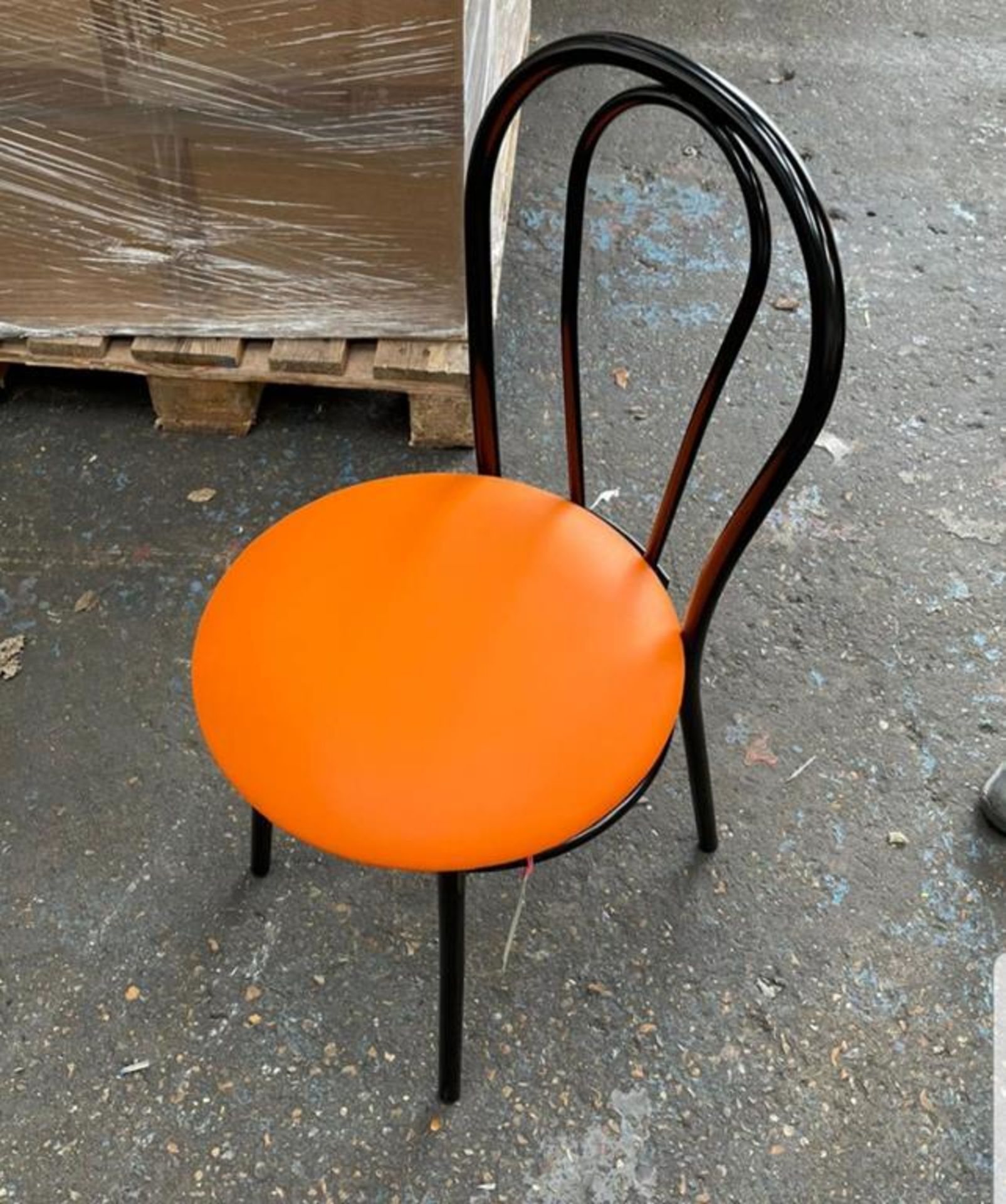 2 x Tulipan Designer Restaurant/Café Chairs by 'nowystyl.com' black chair with orange retro leather