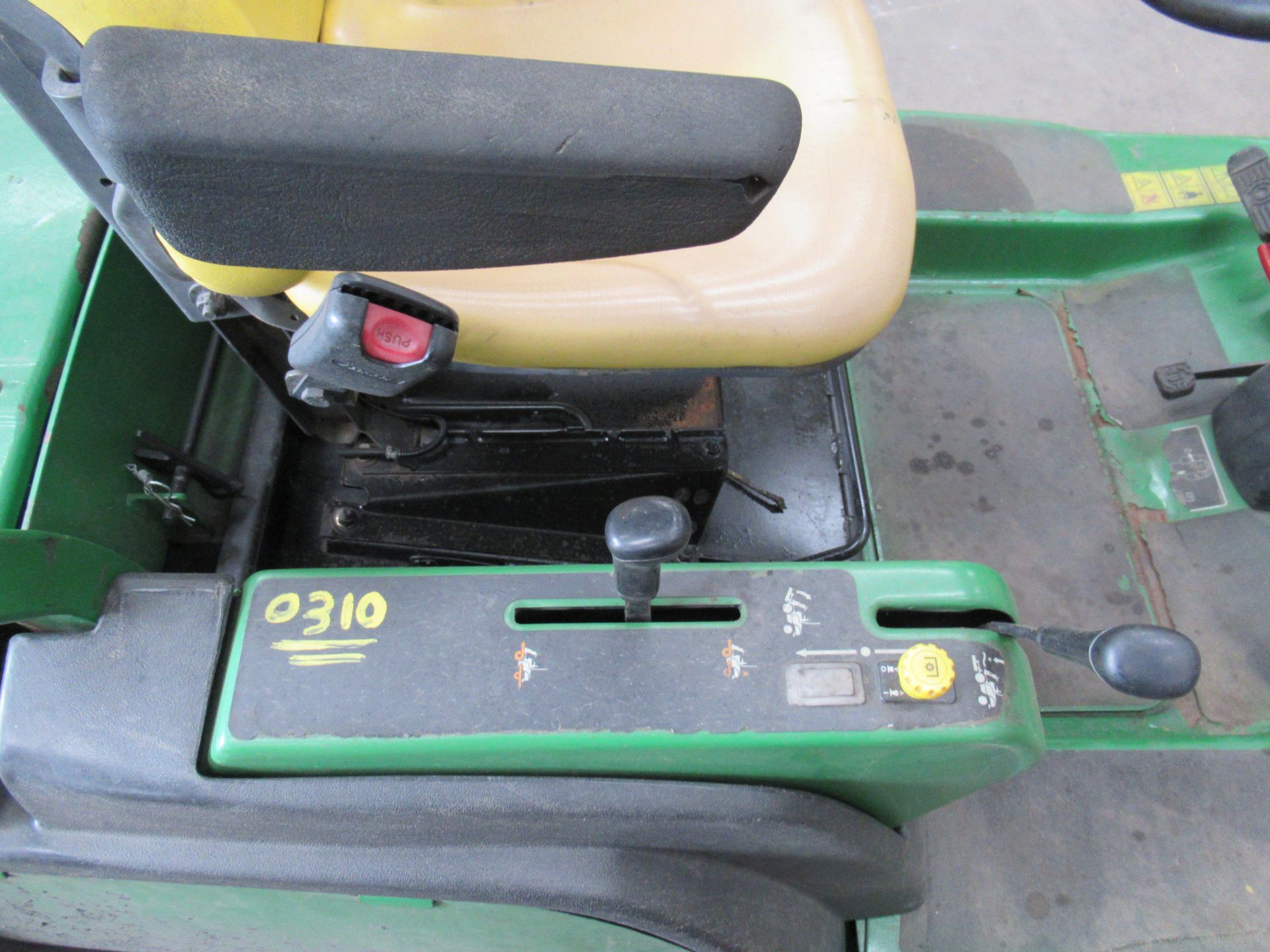 John Deere F1400 Ride on Lawnmower - Image 12 of 25