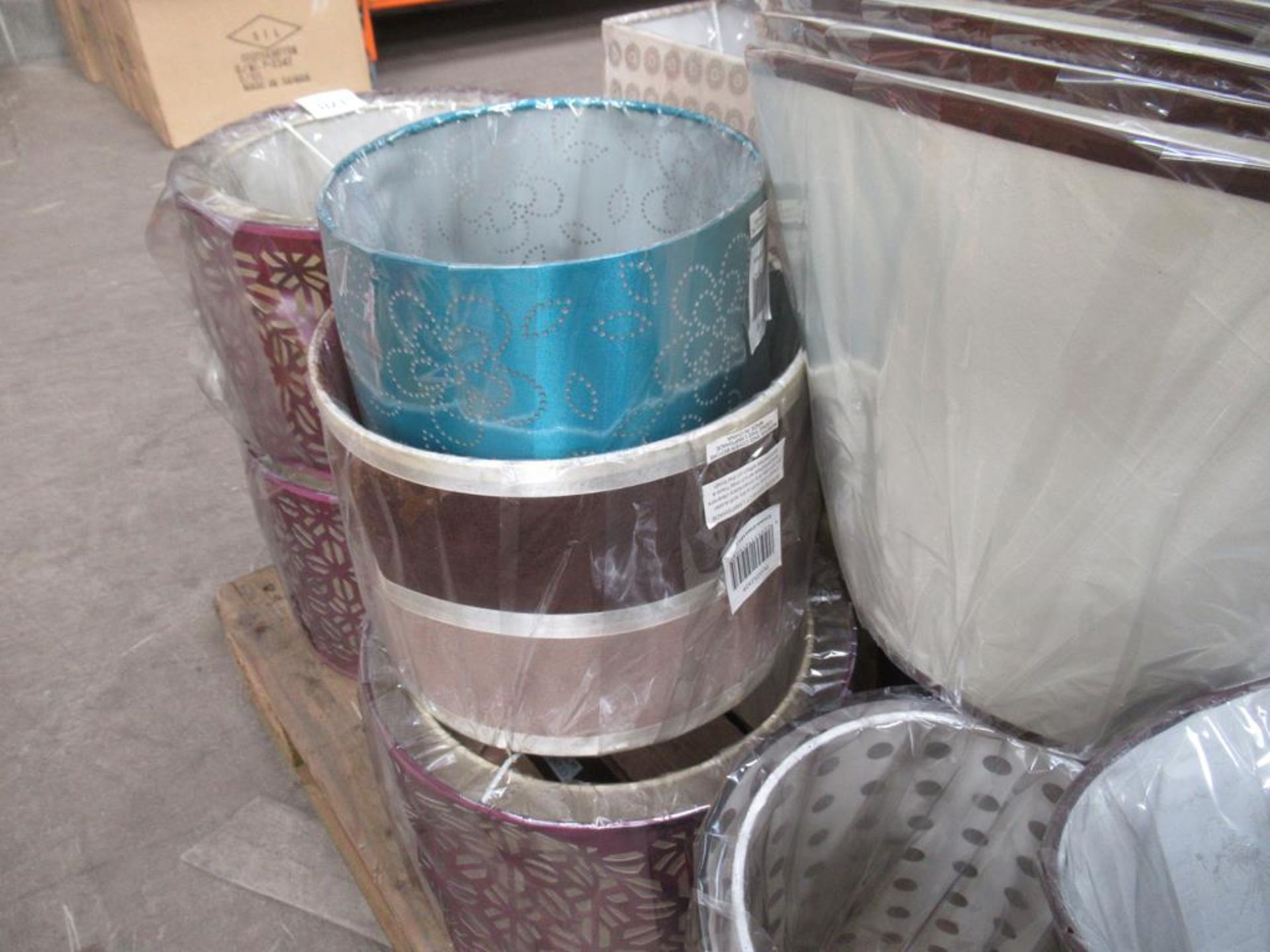 Pallet of approx 35x Lamp Shades - Image 6 of 8