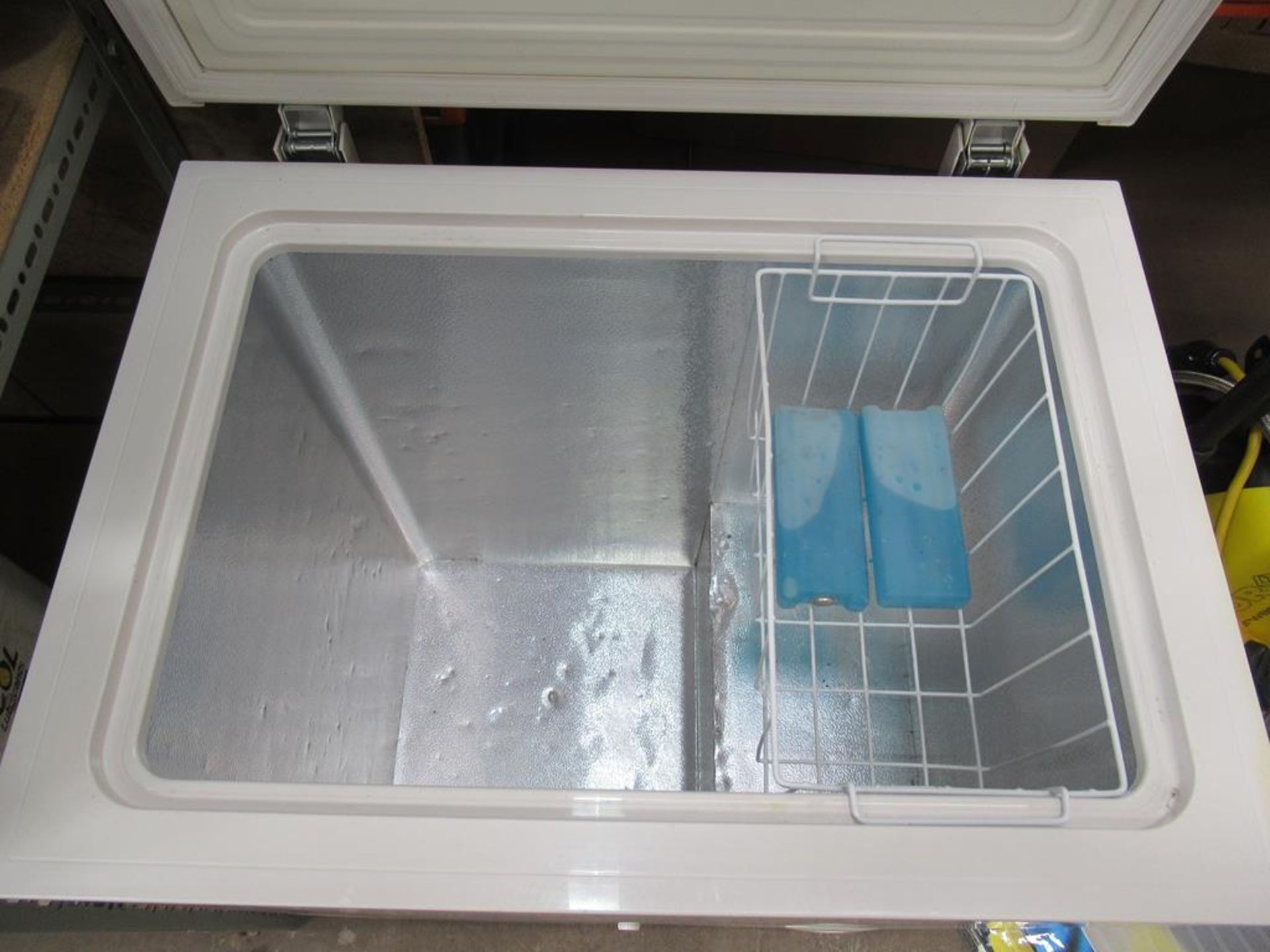 Fridgemaster MCF145 freezer - Image 3 of 5